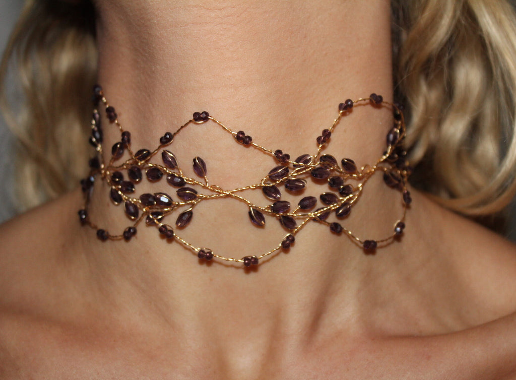 Gargantilha Santa Elena roxa com estampado de uvas