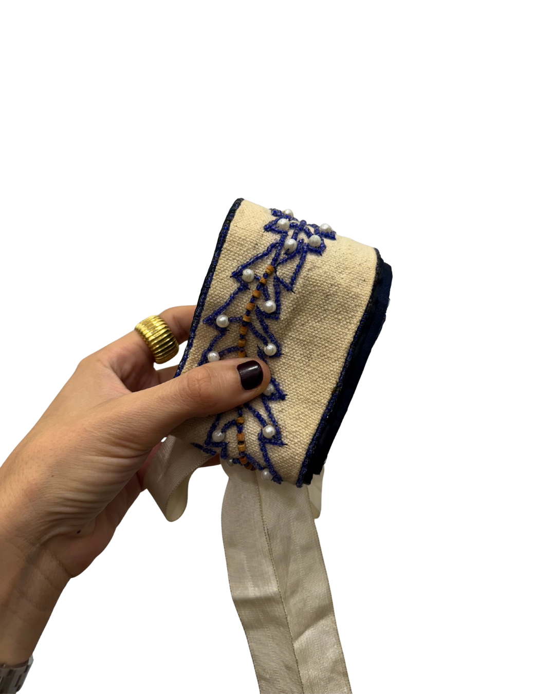 Cinturón vintage crudo bordado con helechos azules