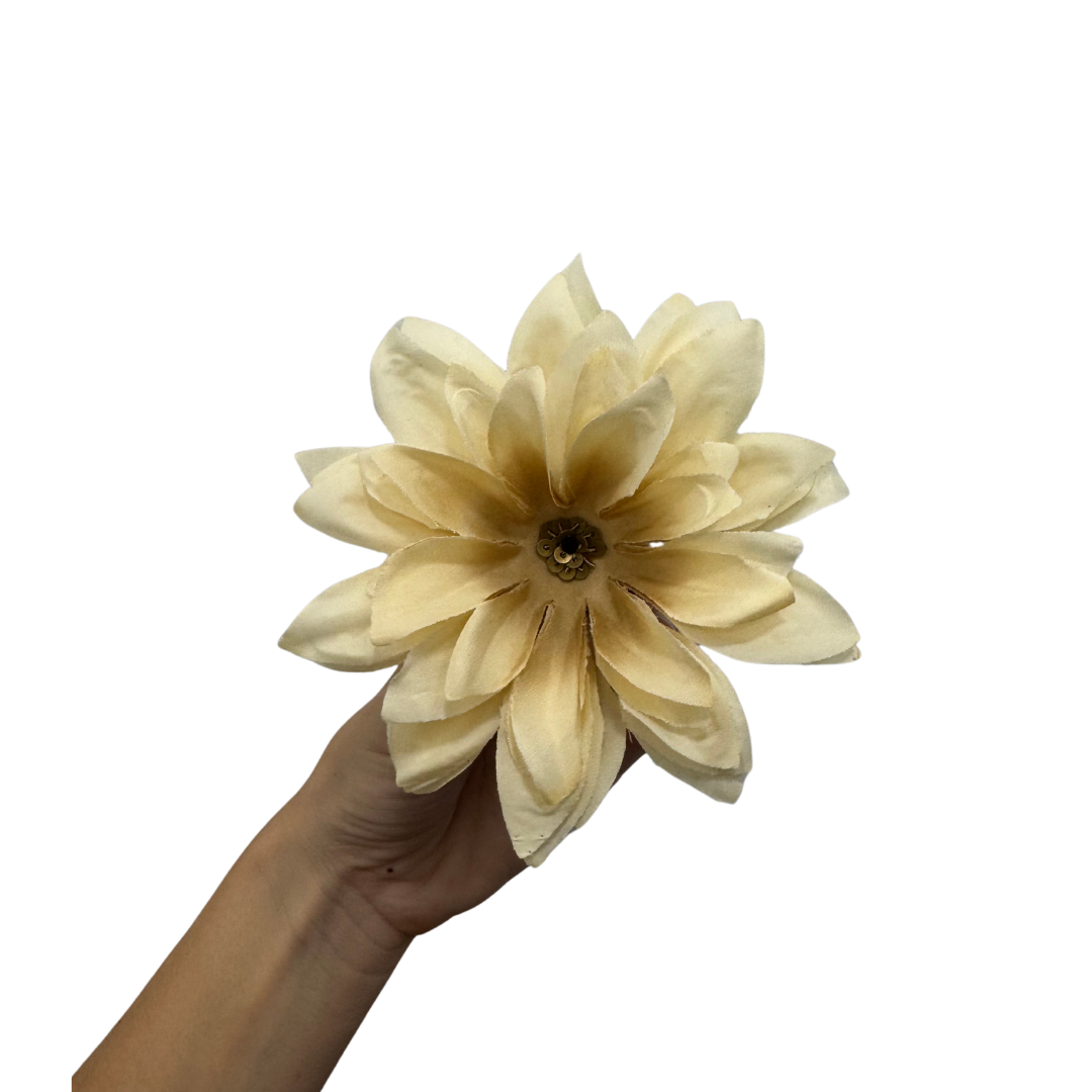 Biscoitos amanteigados em forma de flor de magnólia (pequenos e grandes)