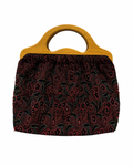 Bolso vintage rojo con flores bordadas con cuentas y asa de madera