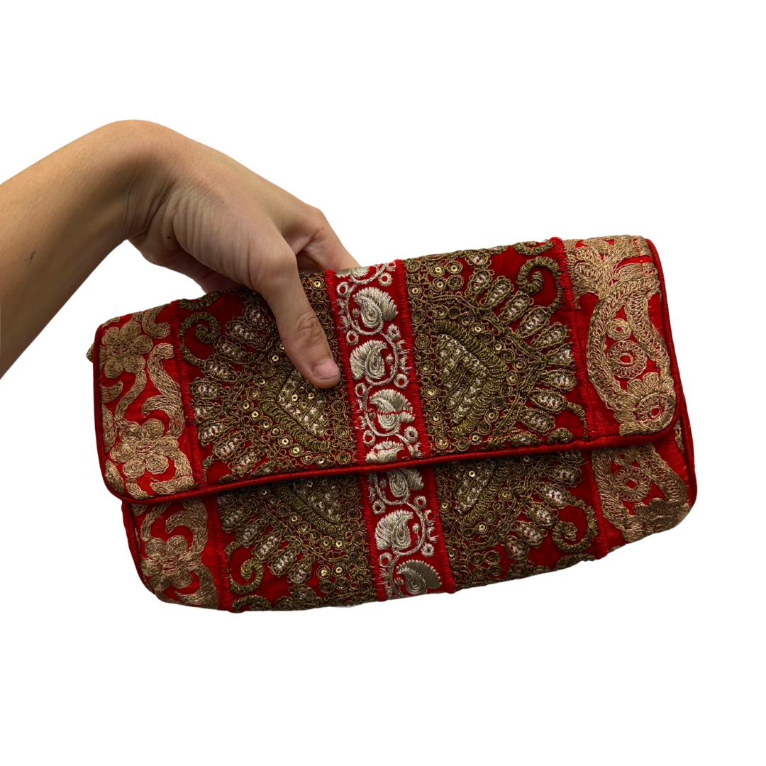 Bolso vintage rojo cartera con bordados en formas de helecho