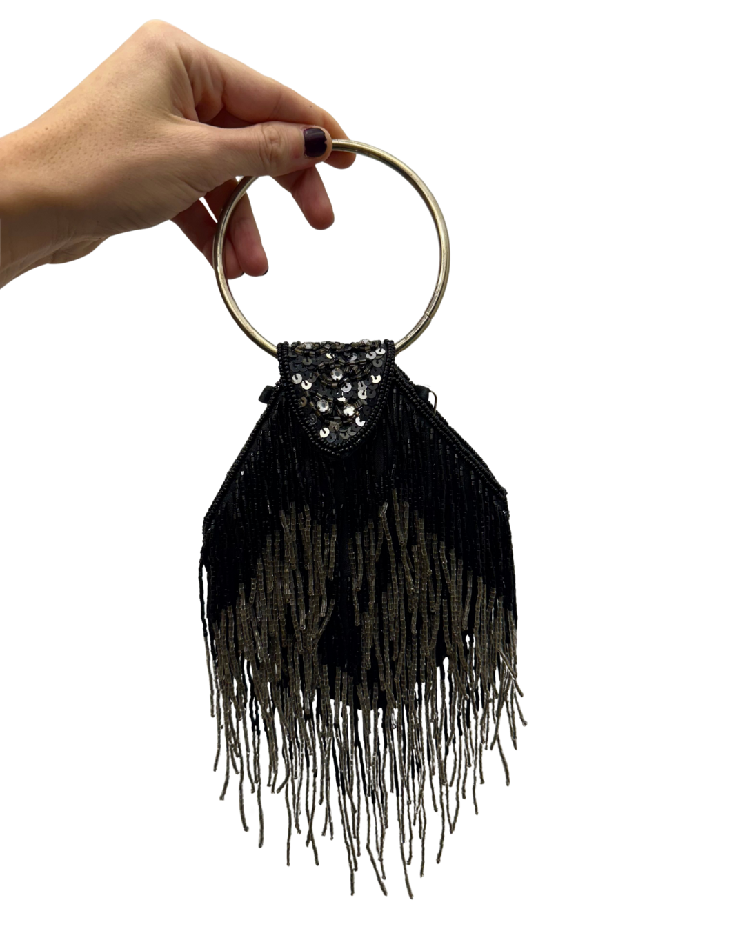 Bolso vintage negro y plata tipo saco de flecos con asa metálica