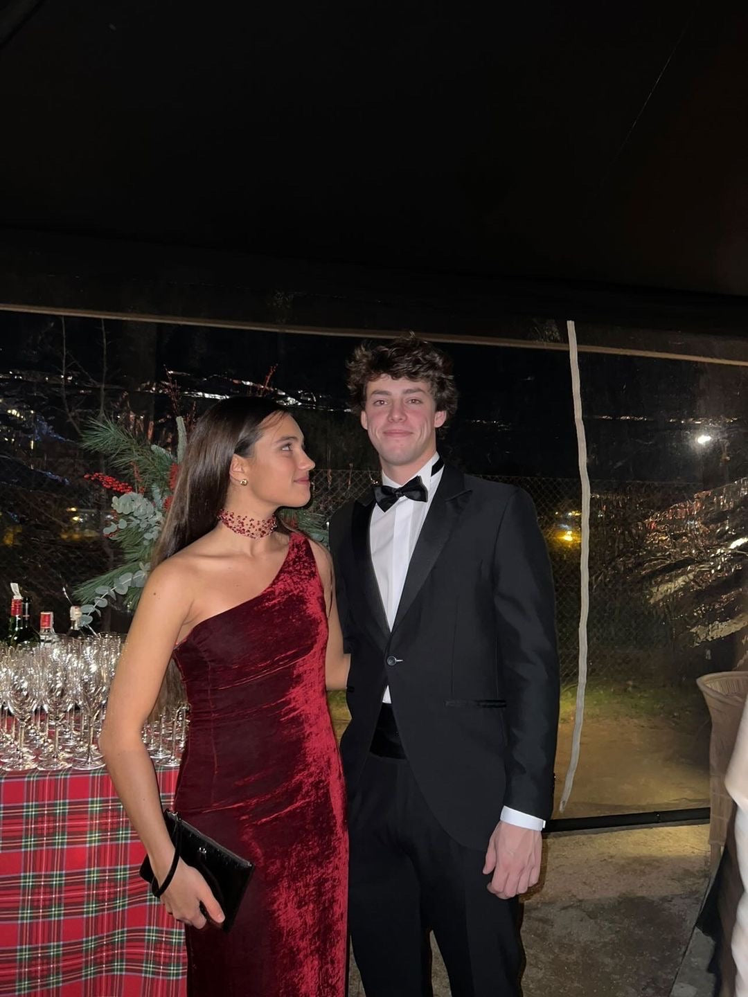 Gargantilha vermelha Meribel