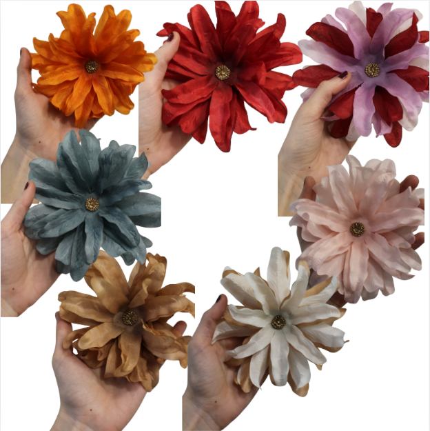 Flor de dália multiusos (para o cabelo ou pregadeira) em várias cores.