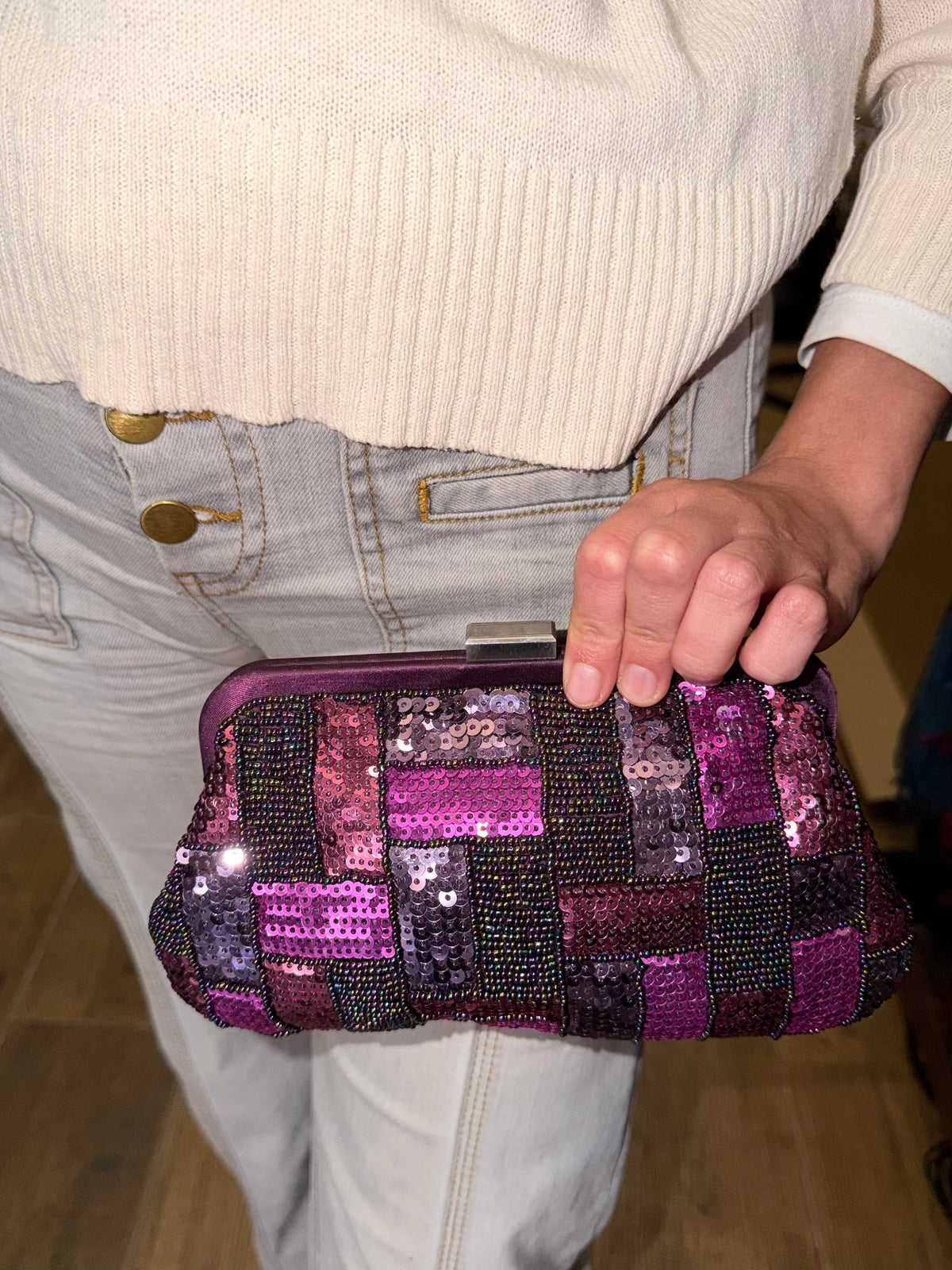 Bolso vintage tipo clutch rectángulos morados con cadena