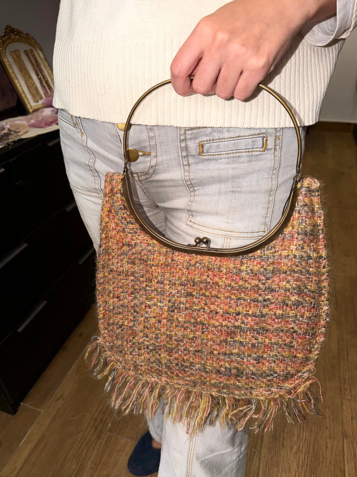 Bolso vintage de lana con flecos claro