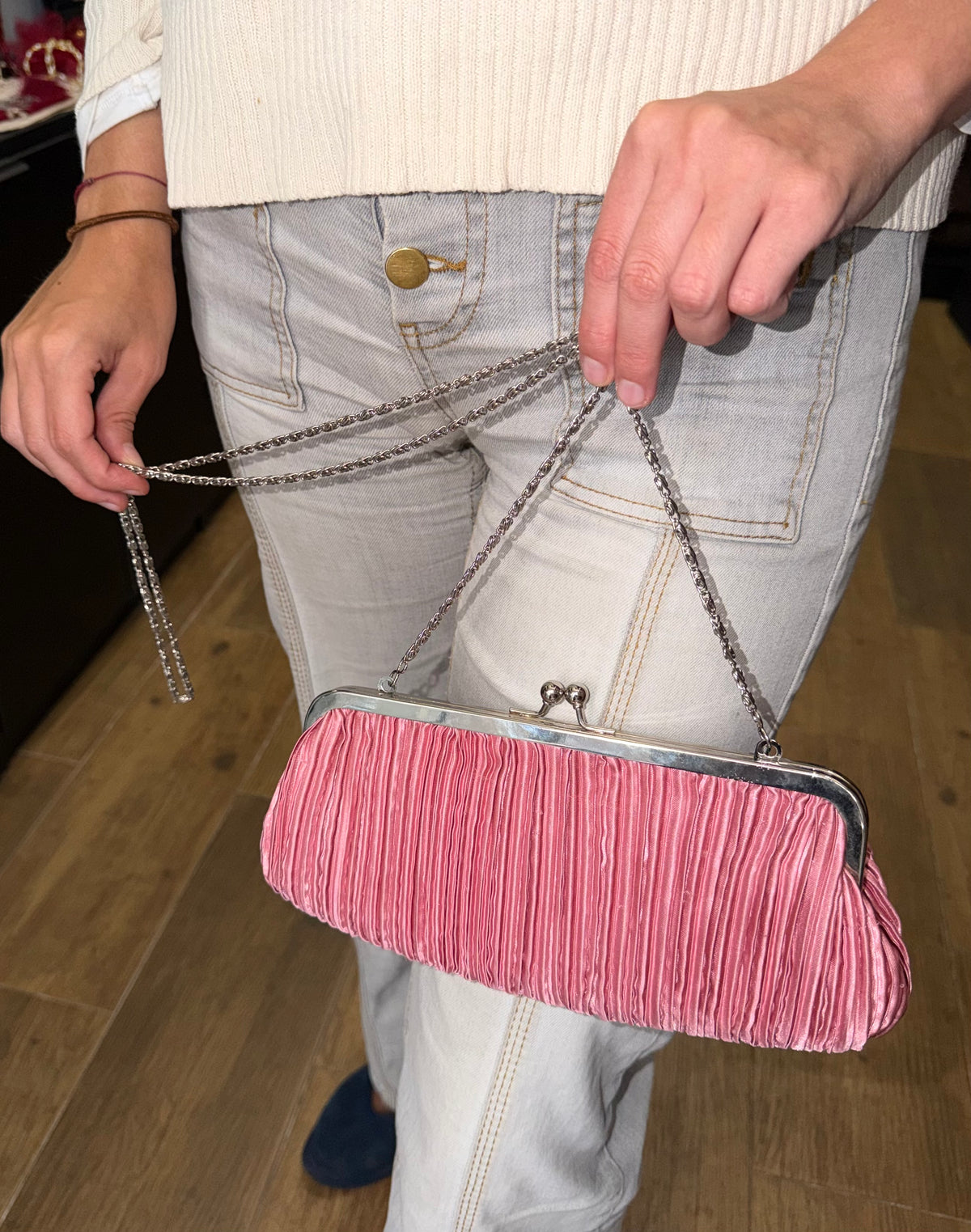 Bolso vintage rosa tipo clutch plisado