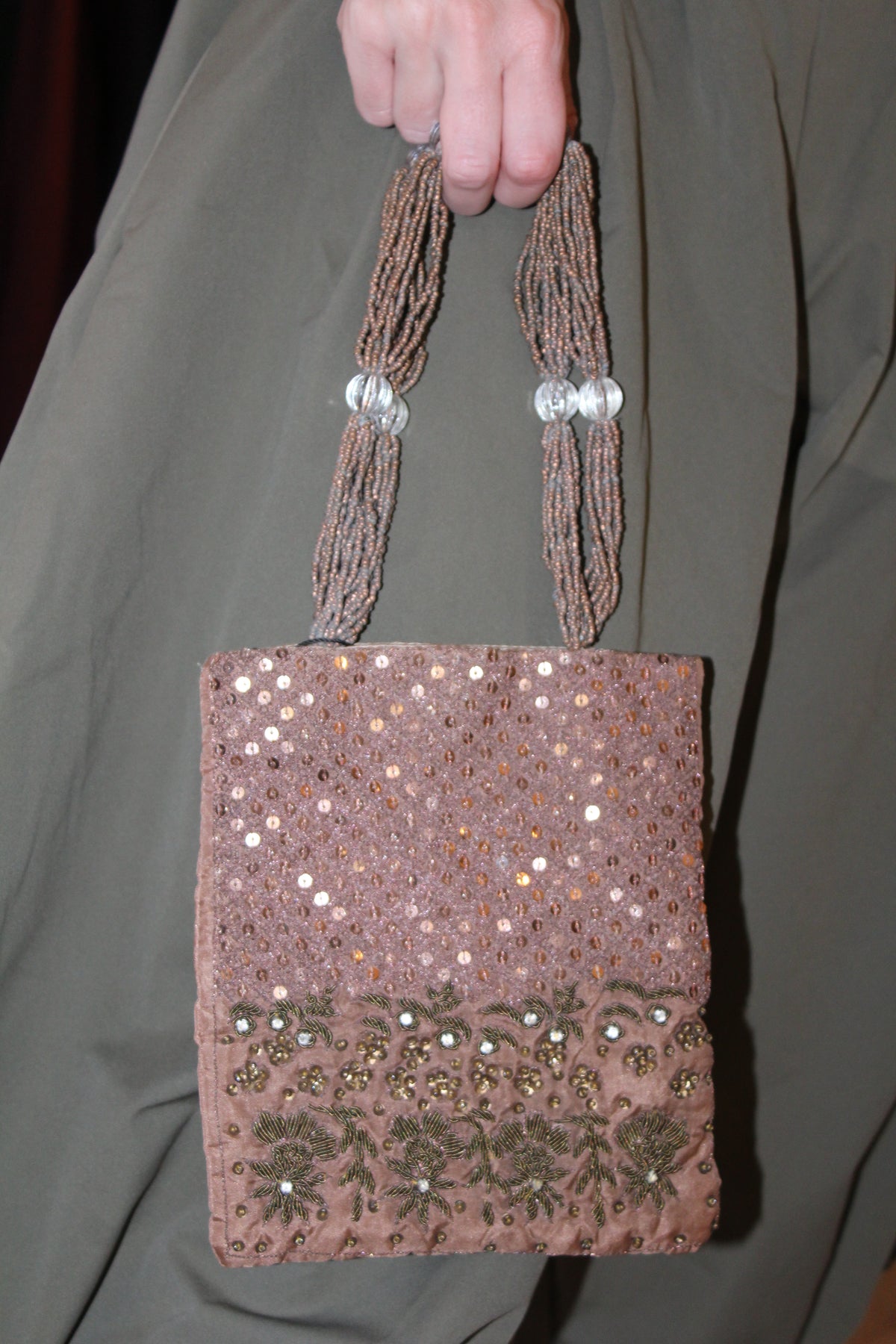 Bolso Vintage Tipo Saquito Rosa Malva con Lentejuelas y Flores y cadena de cuentas