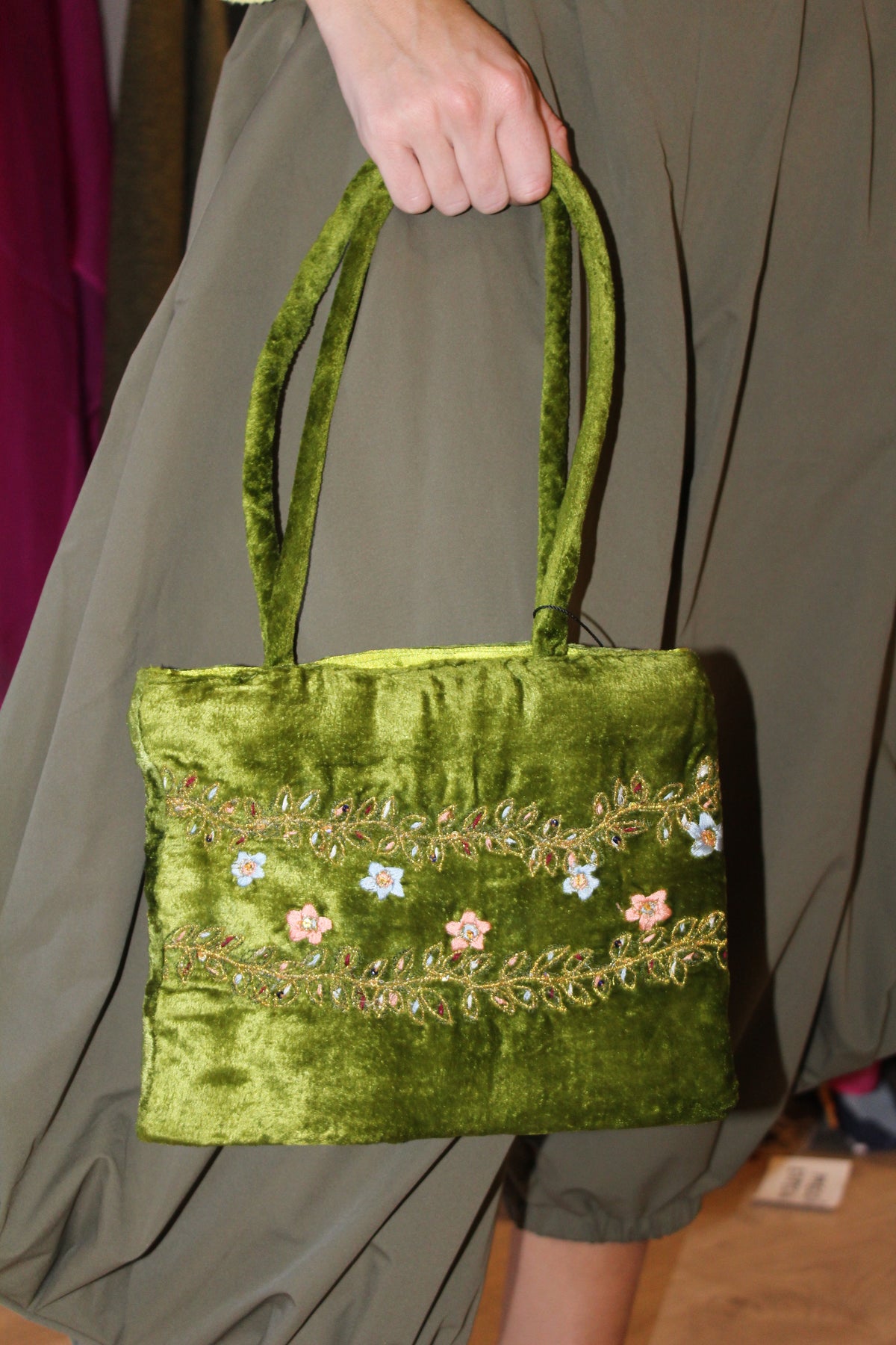 Bolso Vintage tipo saquito Verde con Flores