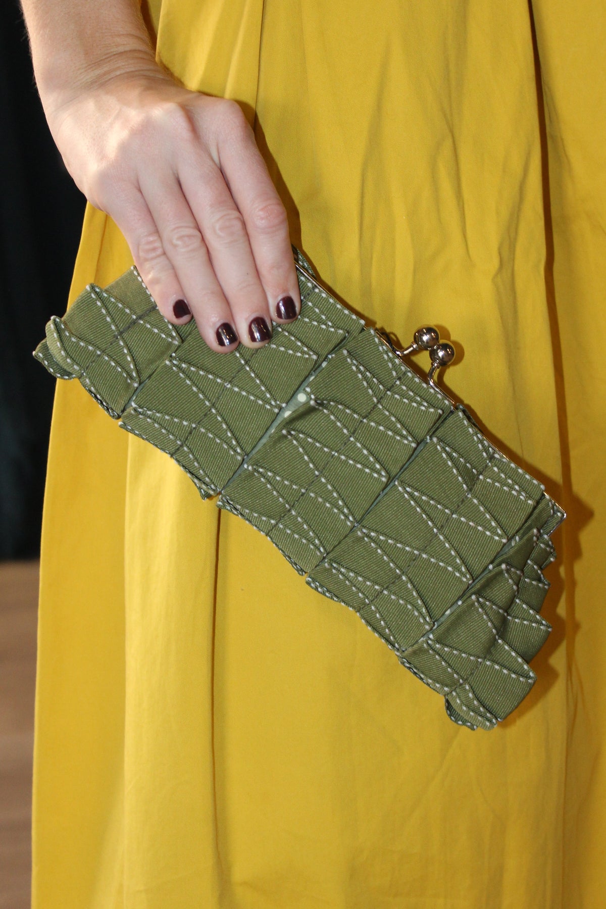 Bolso Vintage Verde Tipo Clutch Plisado con Cadena