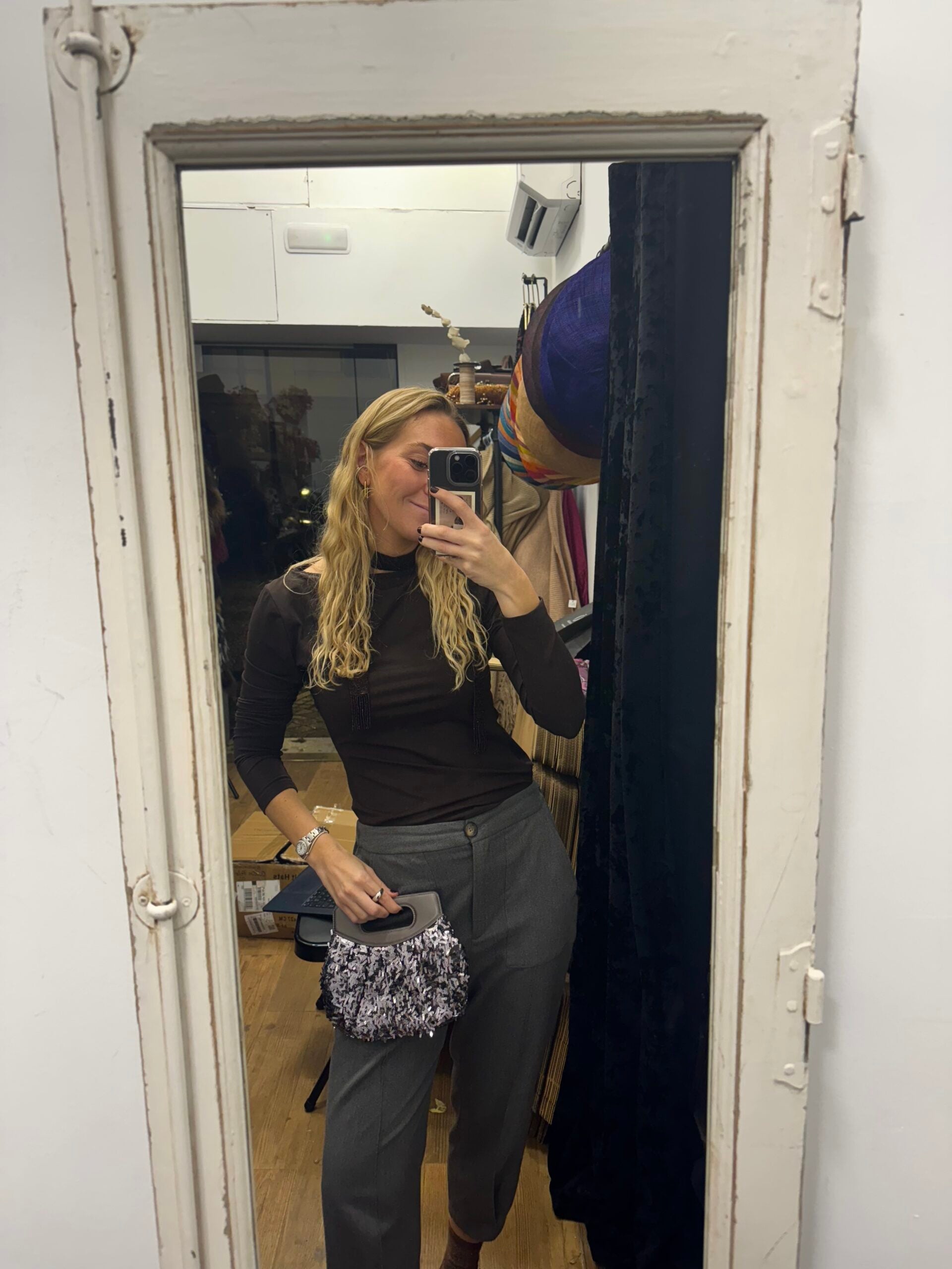 Bolso vintage plata tipo saco con flecos de cuentas