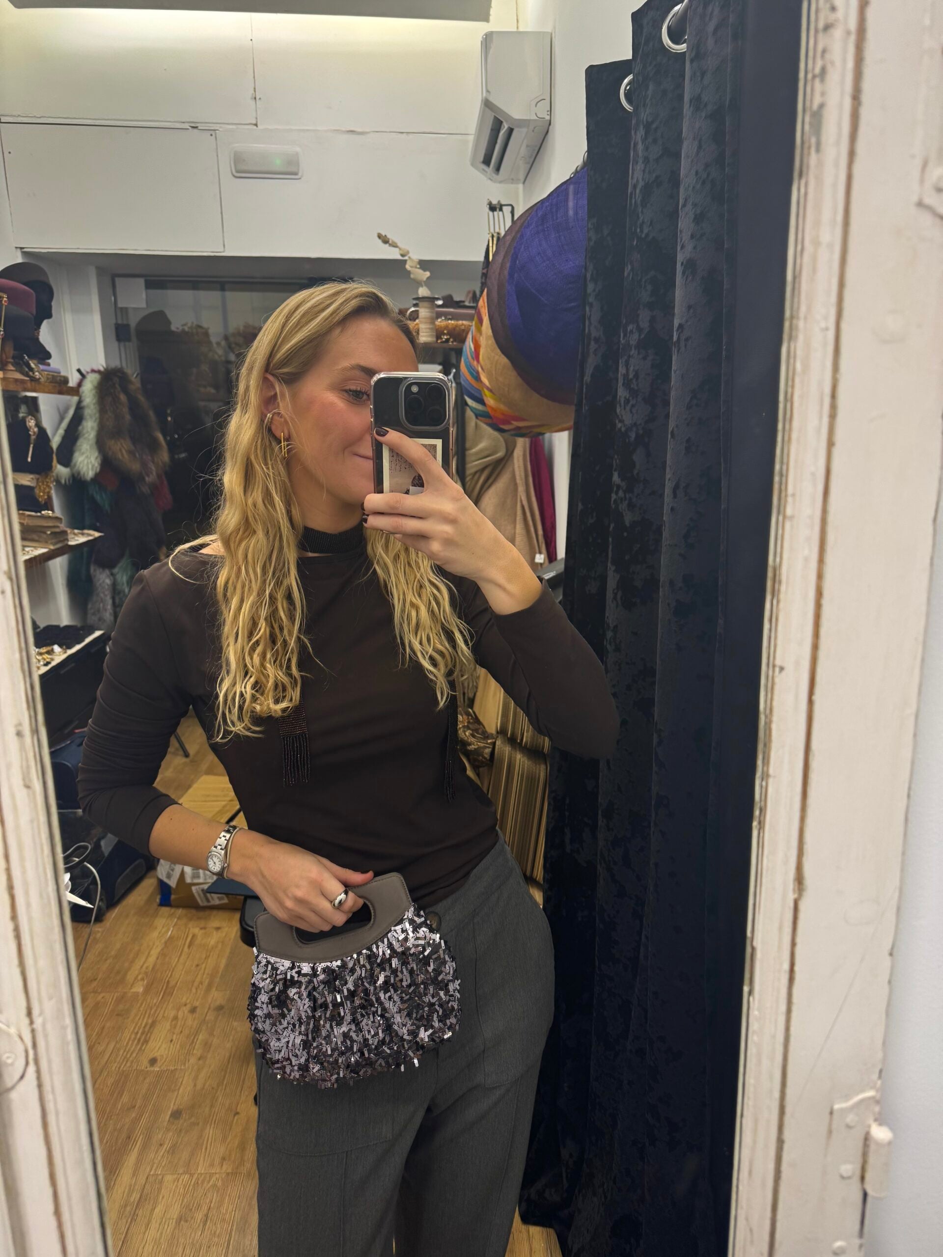 Bolso vintage plata tipo saco con flecos de cuentas