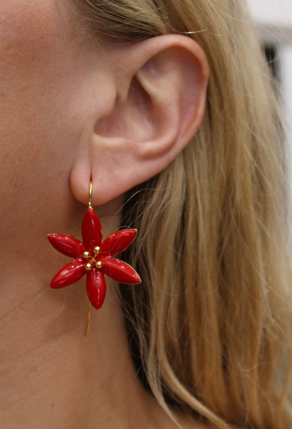 Brincos flor de laranjeira vermelha
