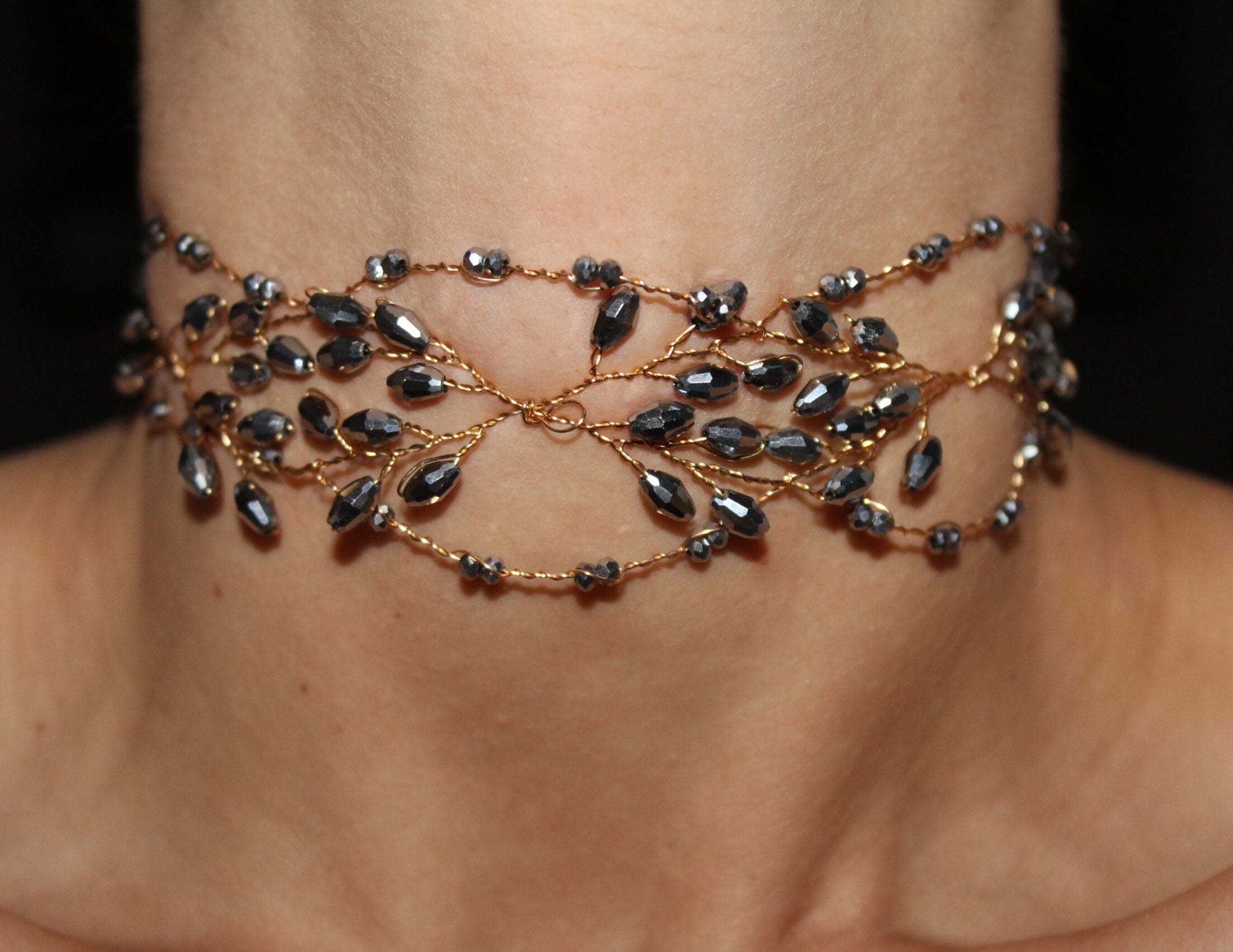 Gargantilha prateada Santa Elena