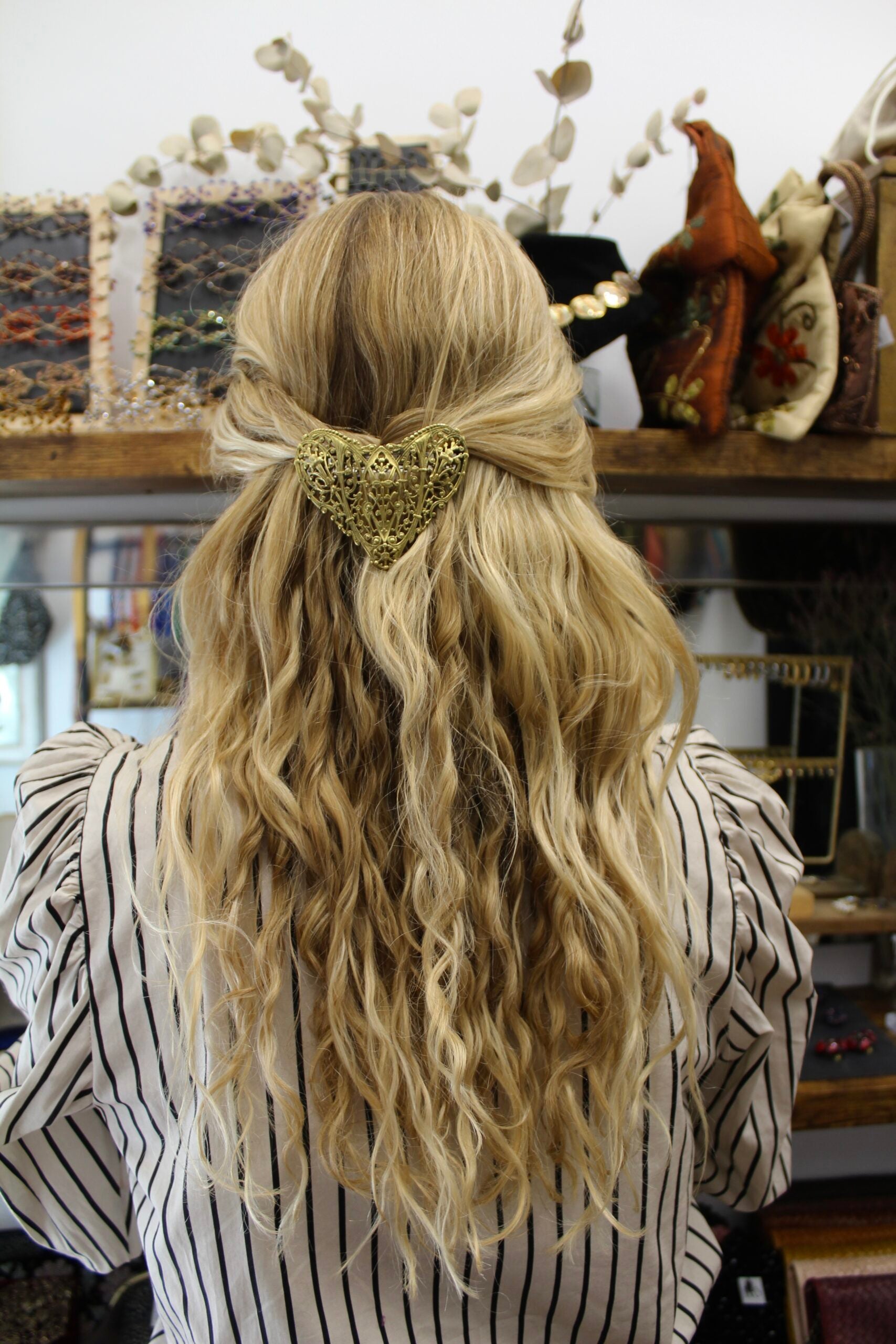 Hebilla de pelo pasador vintage Filigrana alado