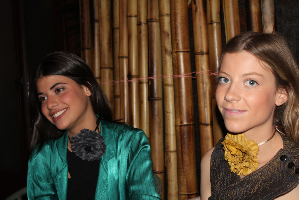 Cravo multifuncional (para o cabelo, colar ou pregadeira) (várias cores)