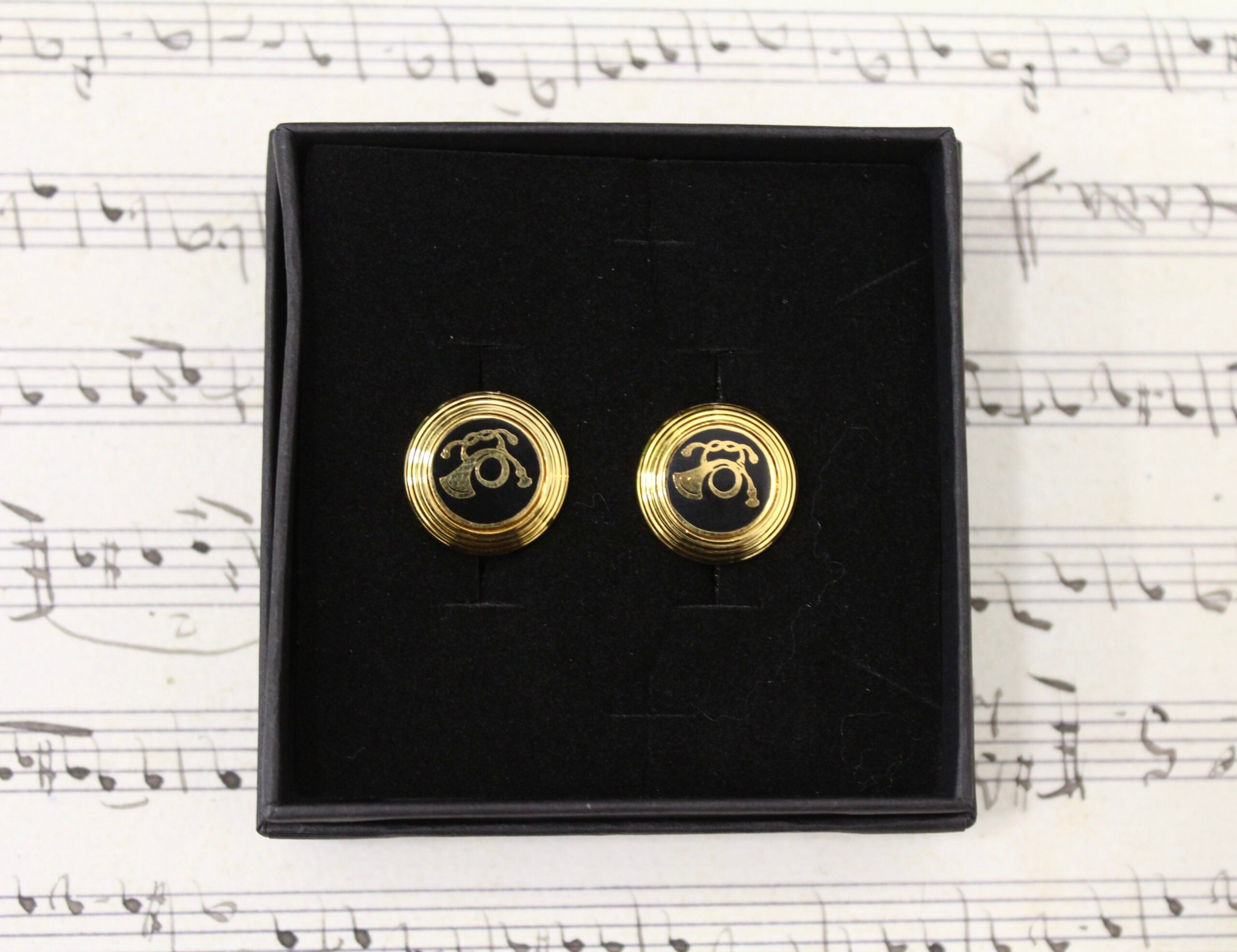 Gemelos vintage de cuerno de caza