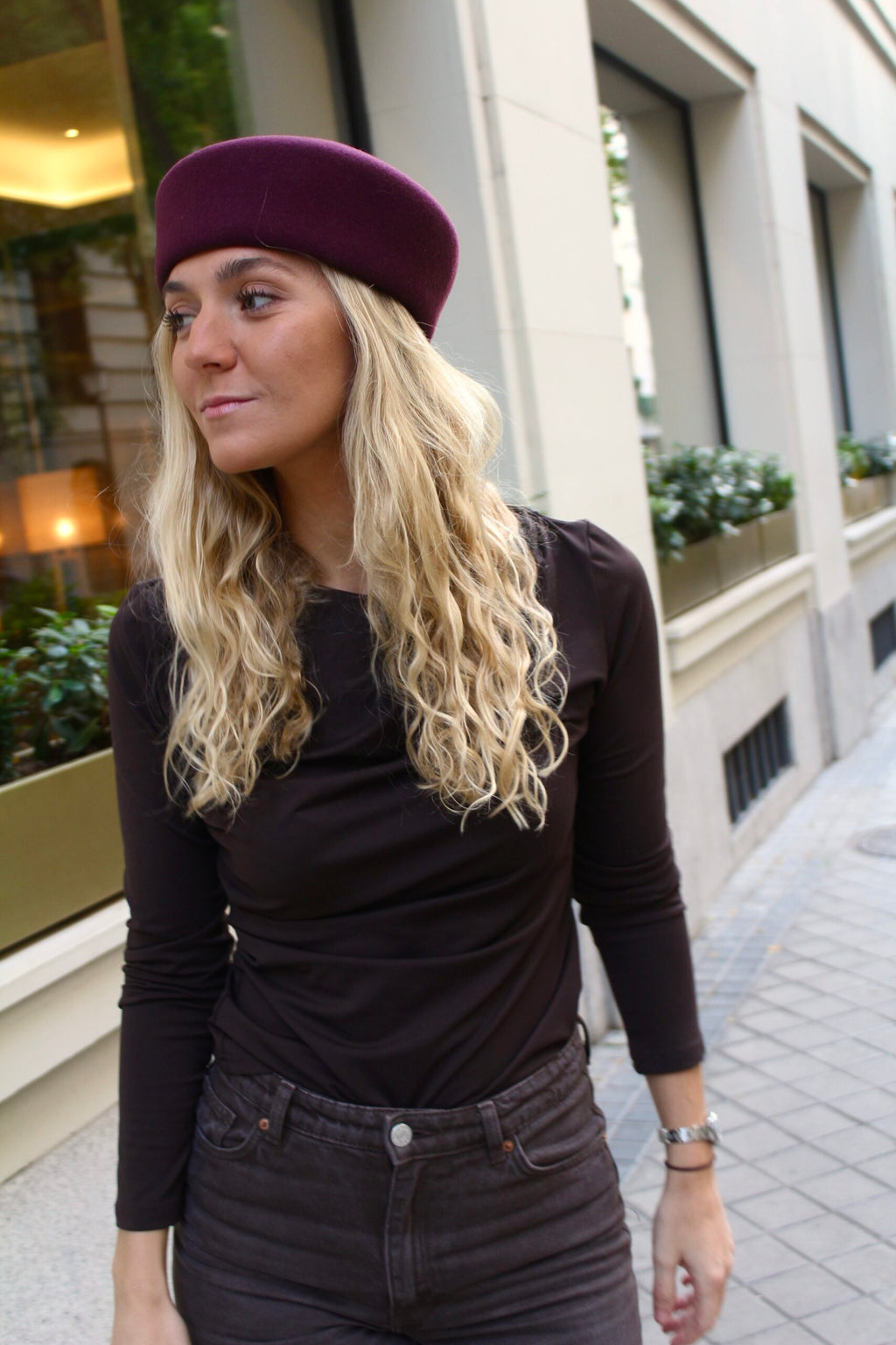 Boné Karenina - Bordô