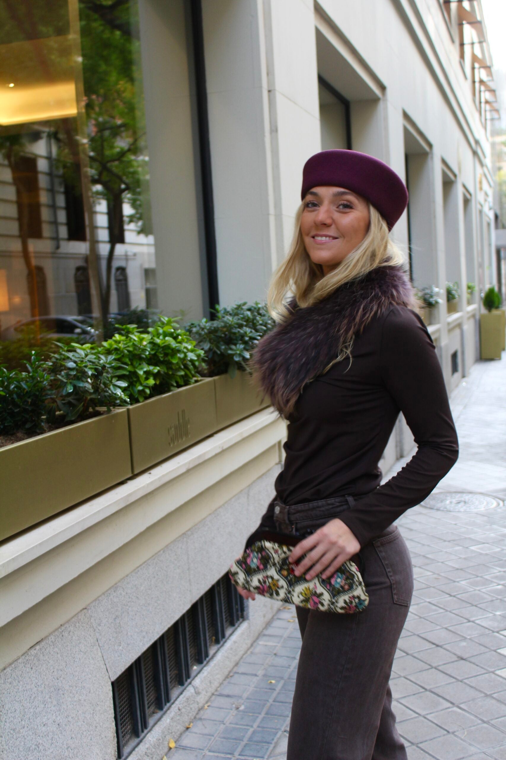 Boné Karenina - Bordô