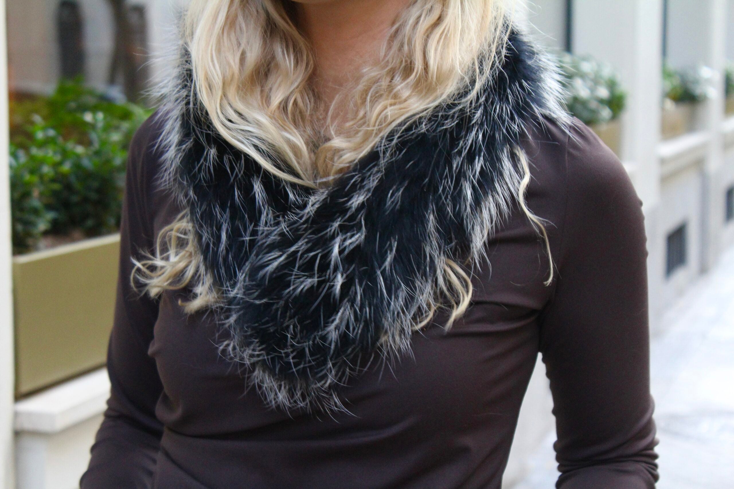 Cuello Aspen de pelo natural de Marmota 100% - Negro y blanco
