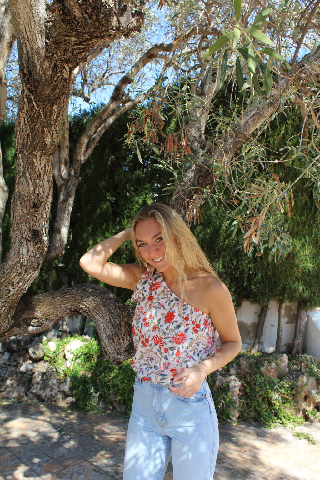 Blusa Maricel azul marino y rojo