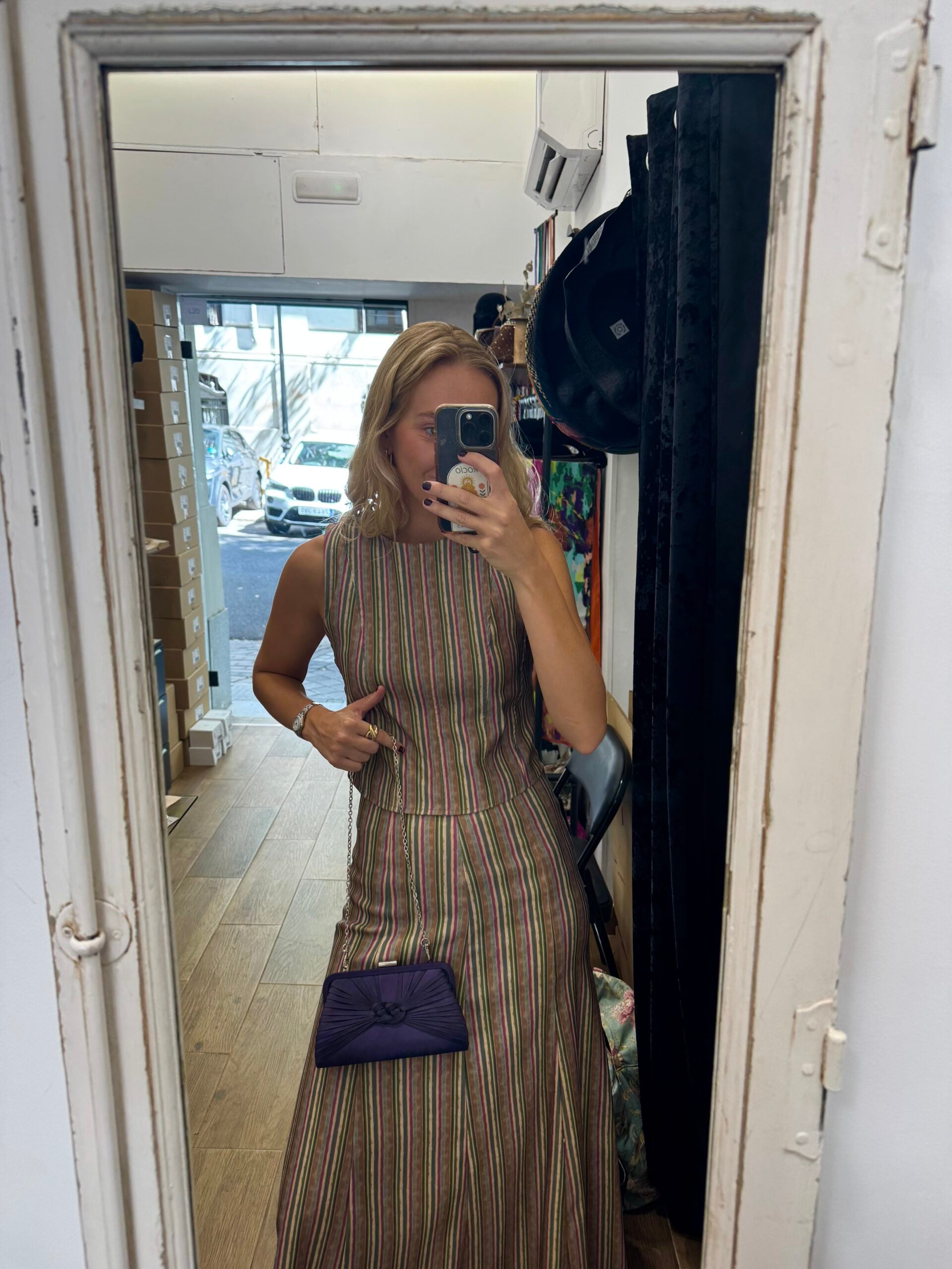 Bolso vintage morado tipo clutch