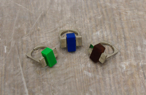 Anillos vintage modernistas (marrón, azul vaquero o verde)