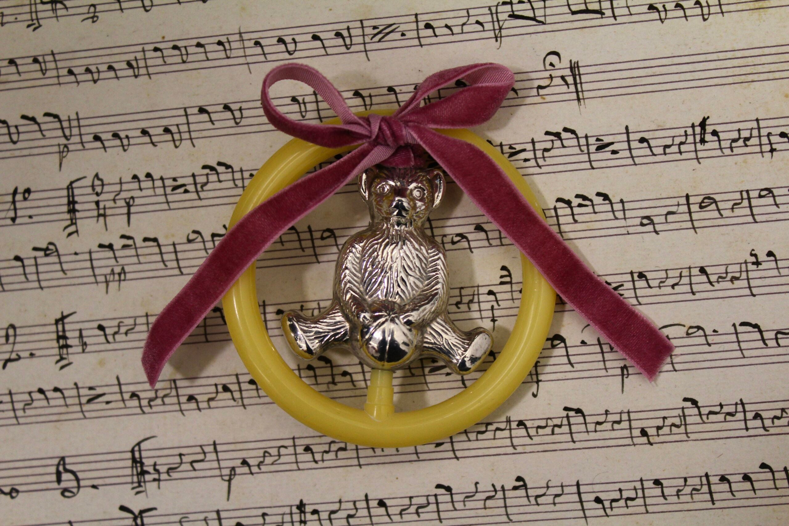 Sonajero vintage de Oso - Lazo de color personalizable