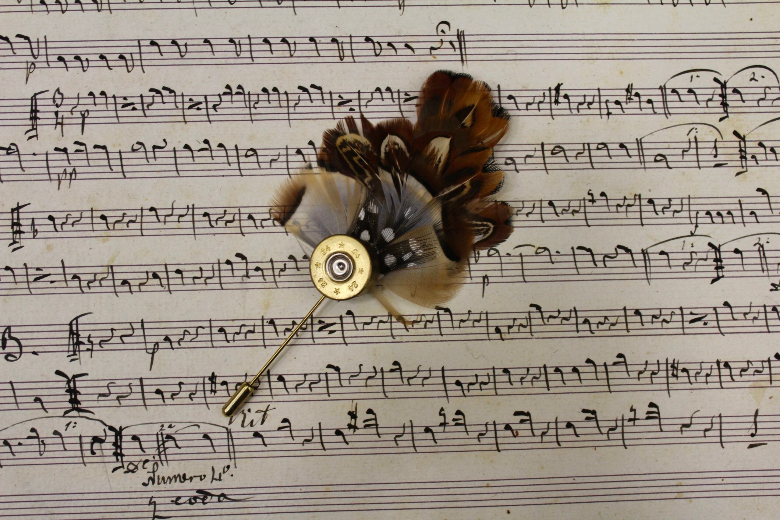 Broche vintage alfiler plumas 02
