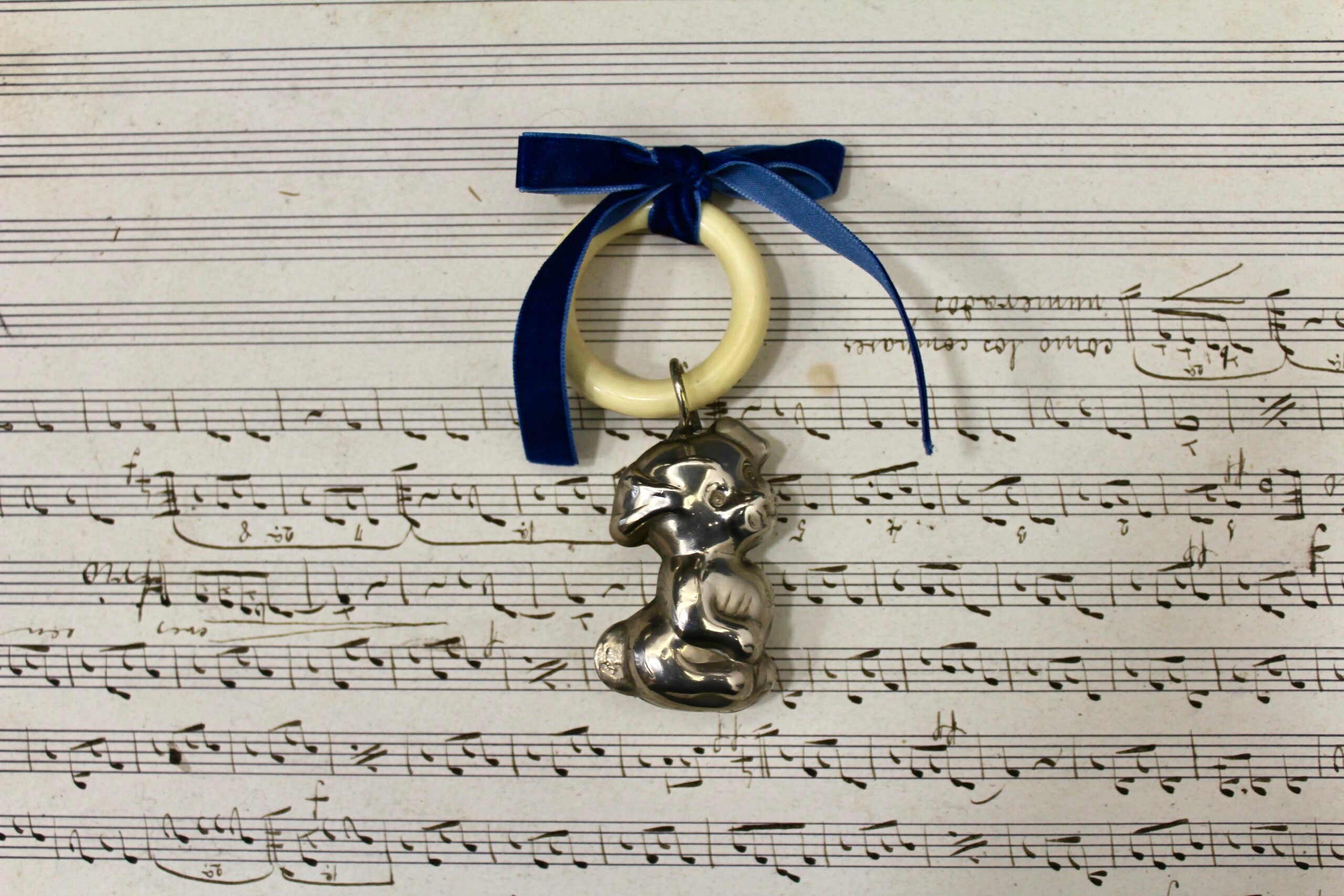 Sonajero vintage de Perro - Lazo de color personalizable