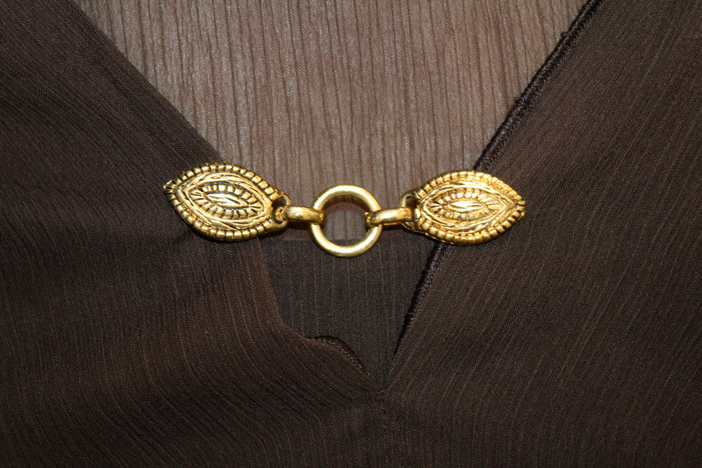 Broche sujeta capas vintage lágrimas