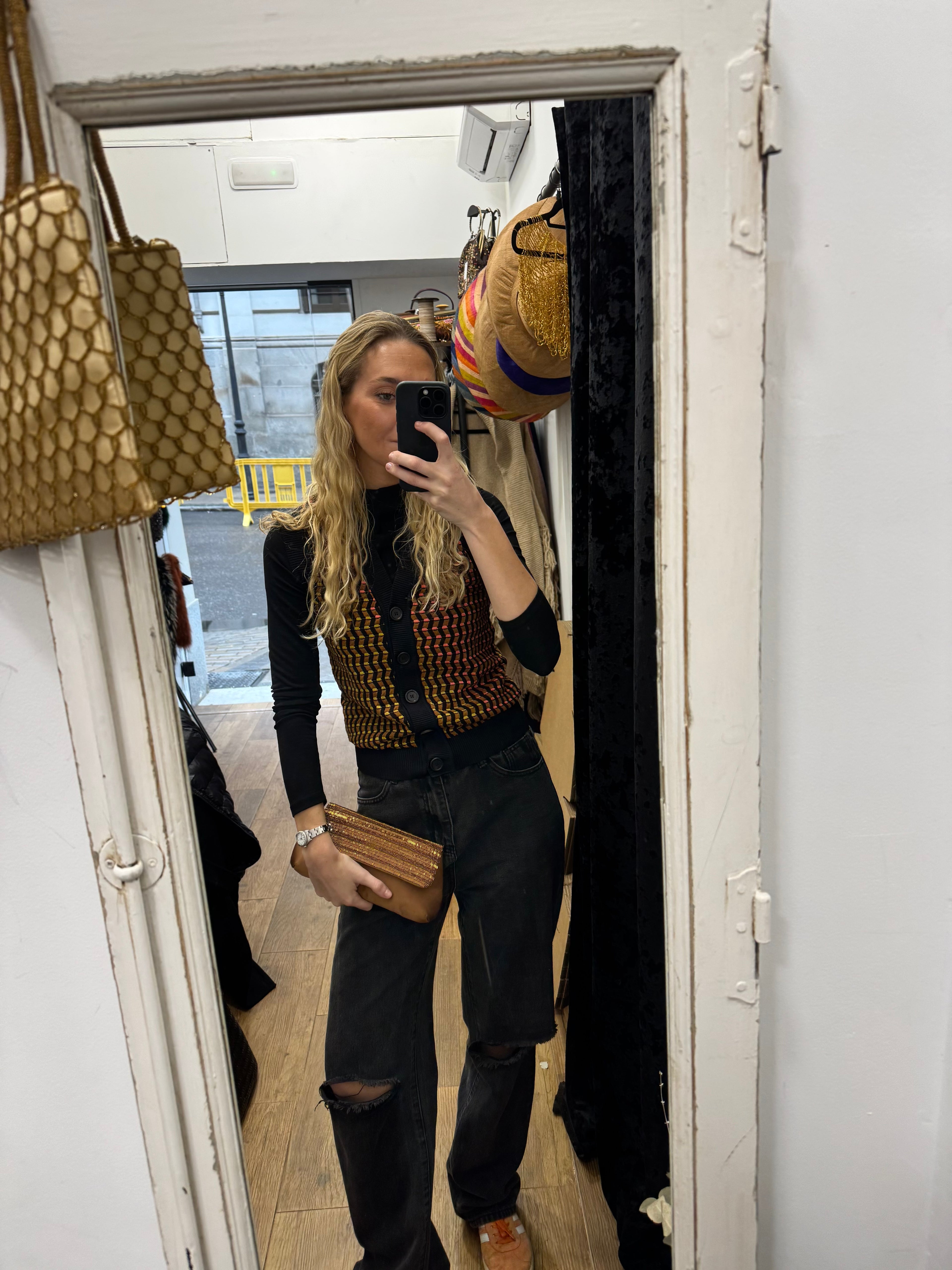 Bolsa clutch vintage castanha com detalhe em missangas bronze