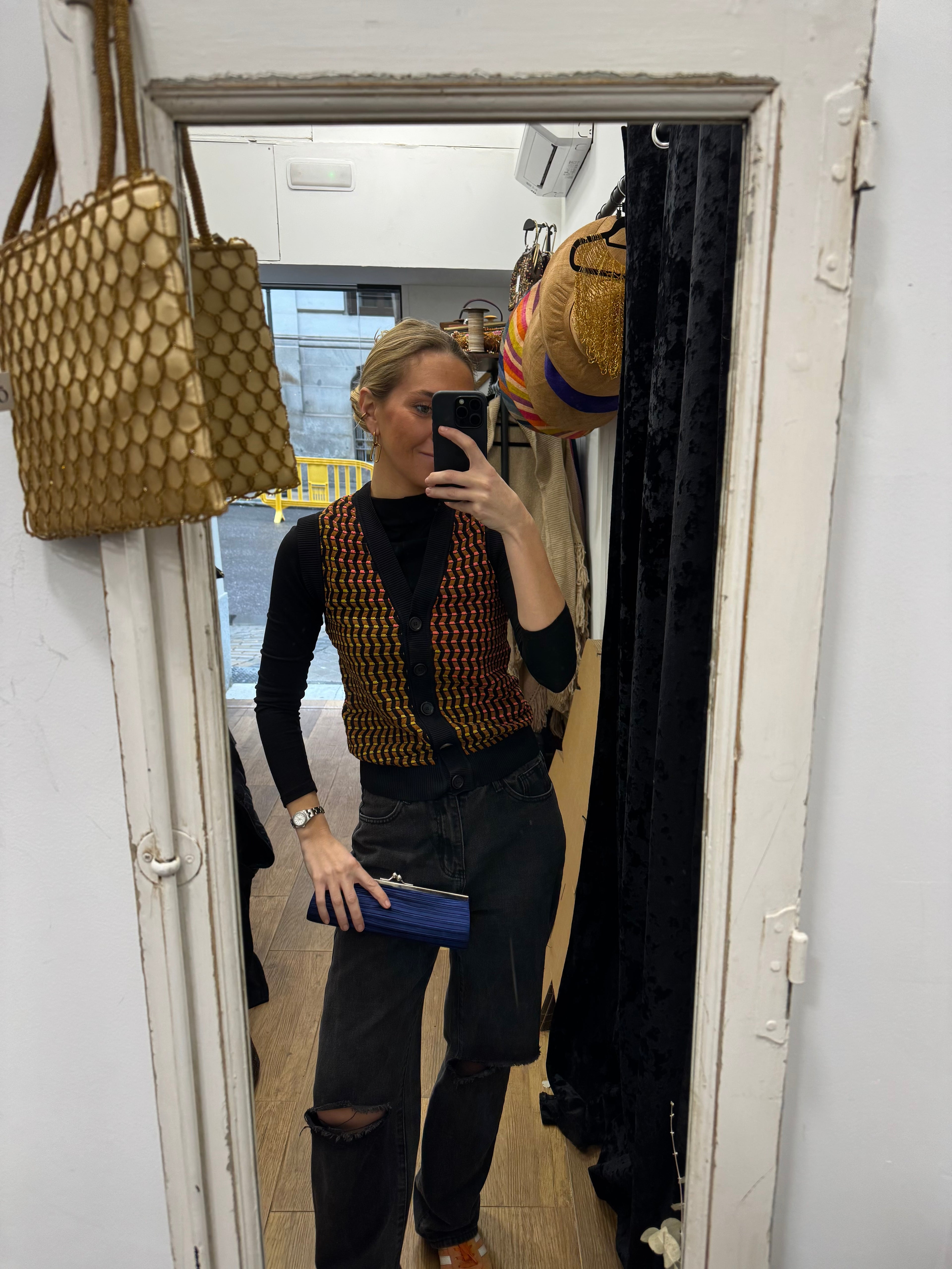 Bolsa clutch vintage castanha com detalhe em missangas bronze