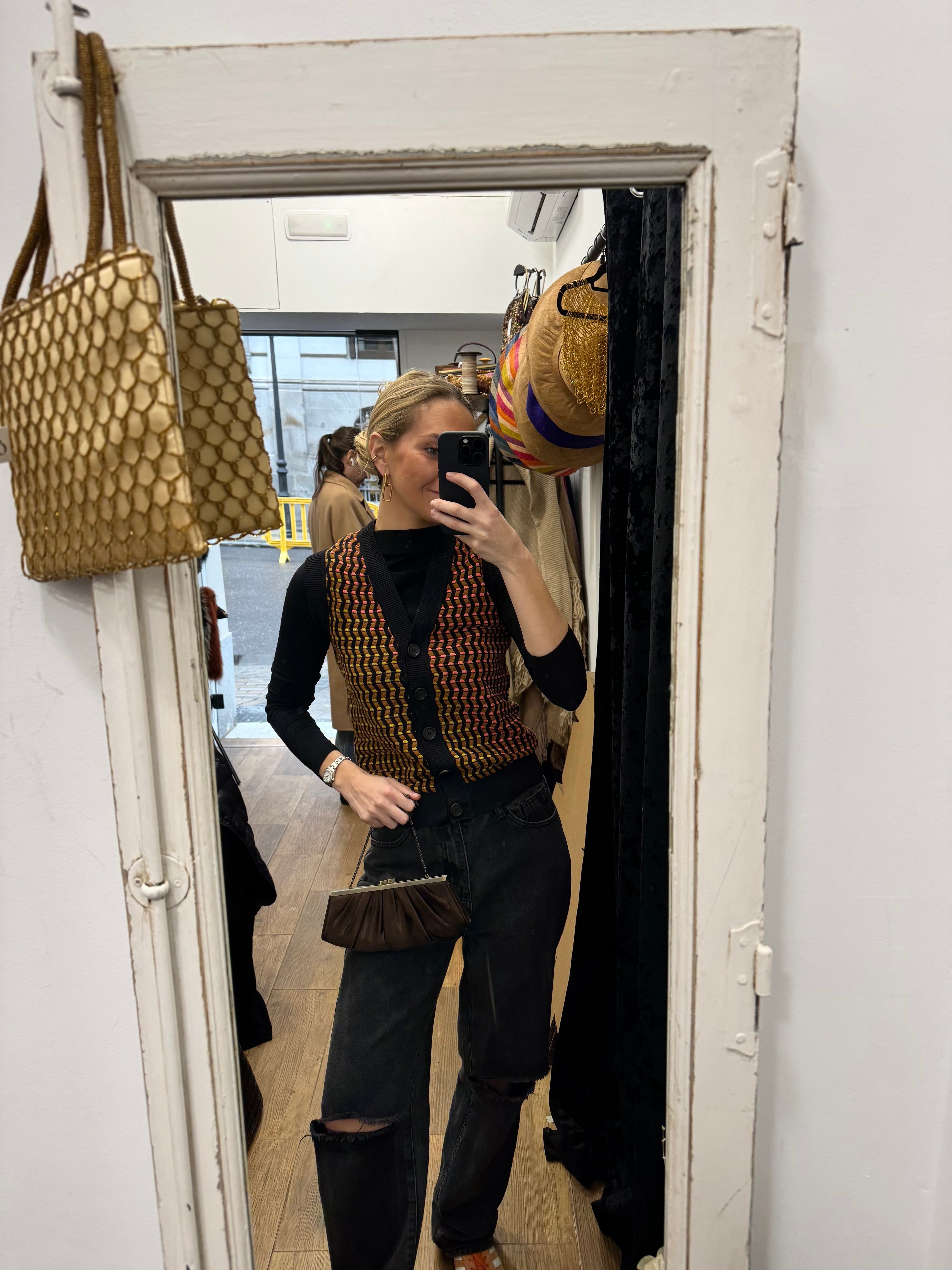 Bolsa clutch vintage castanha com detalhe em missangas bronze