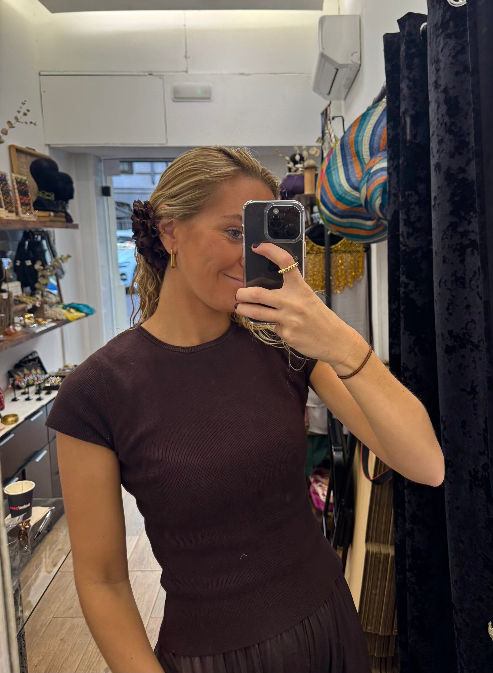 Flor de camélia multiposicional (para o cabelo)