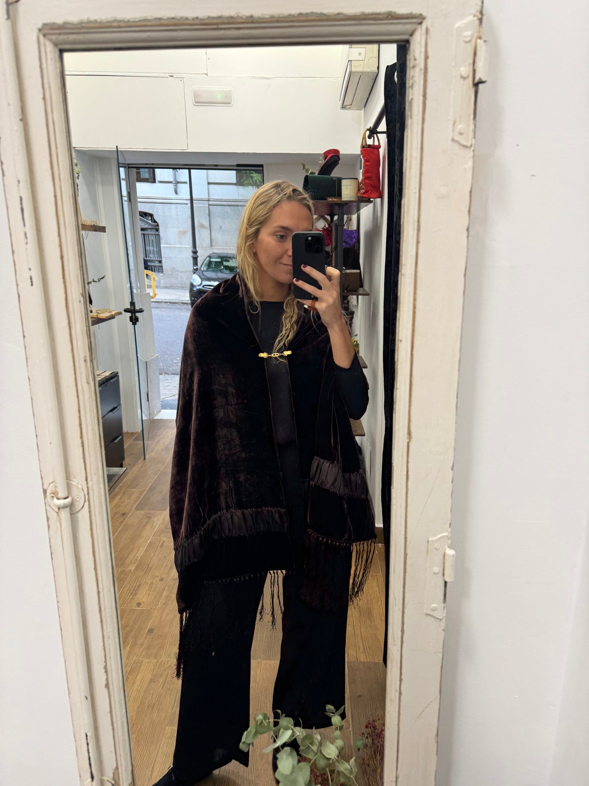 Broche sujeta capas vintage manos 04