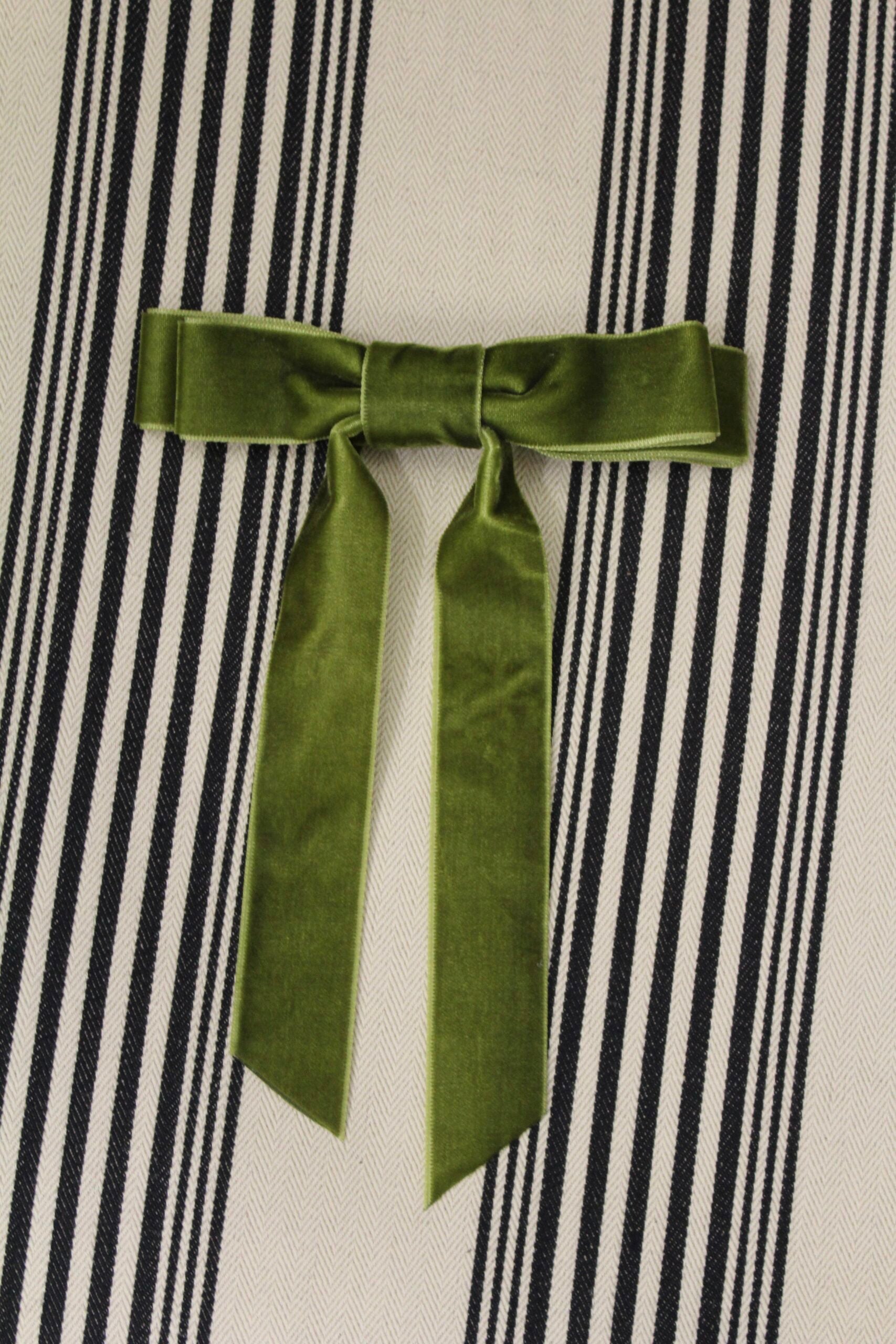 Laço de veludo com gancho de cabelo - Verde Claro