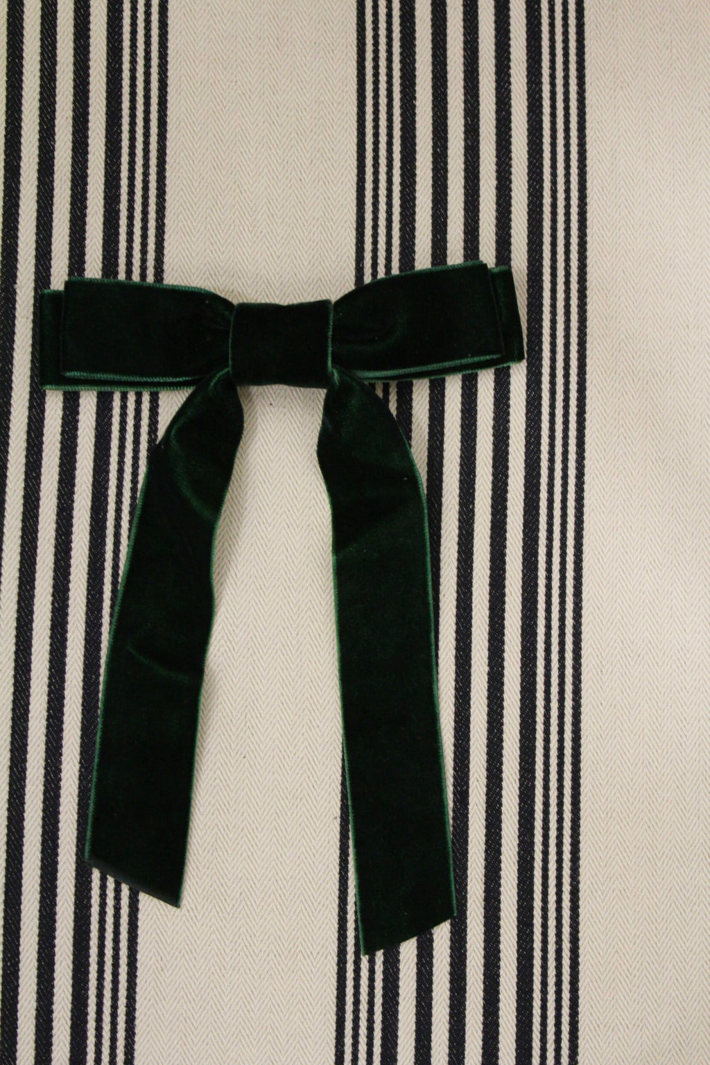 Presilha de cabelo em veludo com laço - Verde escuro