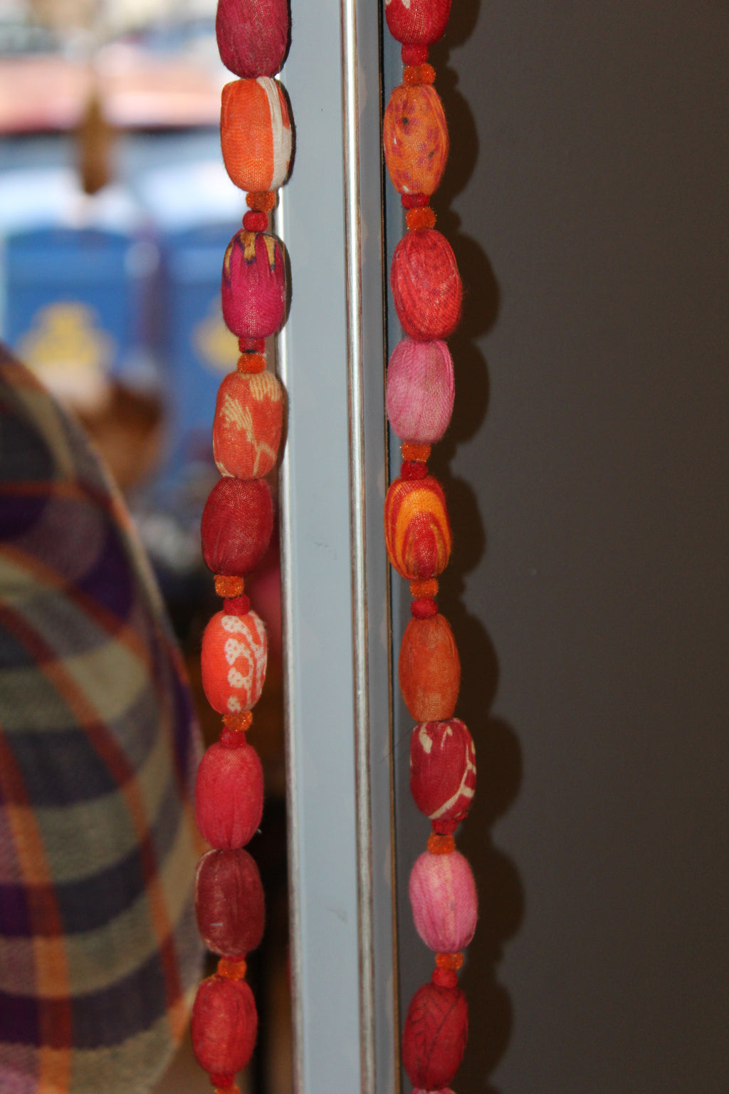Collar Jaipur rosa fucsia y naranja