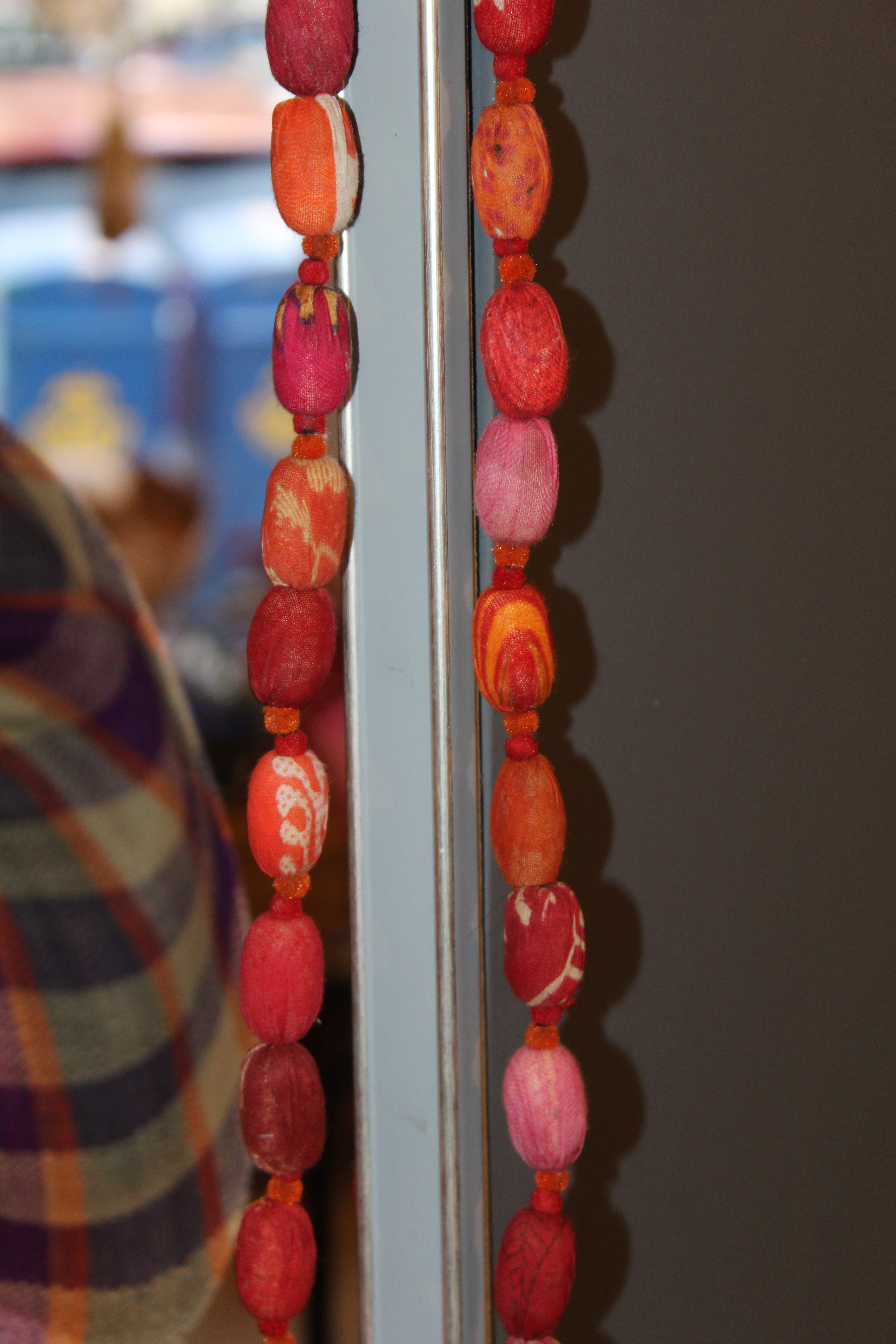 Collar Jaipur rosa fucsia y naranja