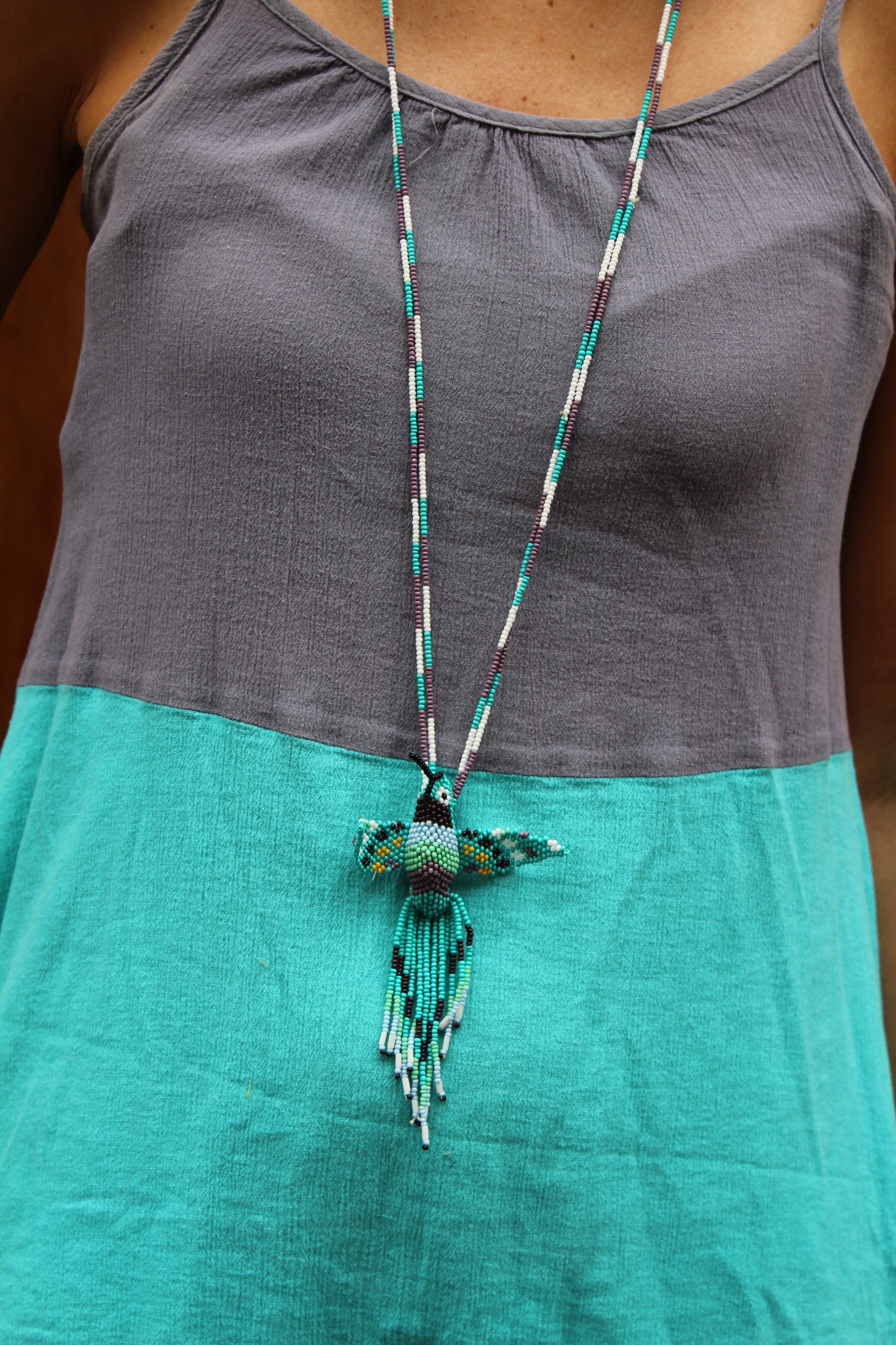 Collar de cuentas de colores Pájaro
