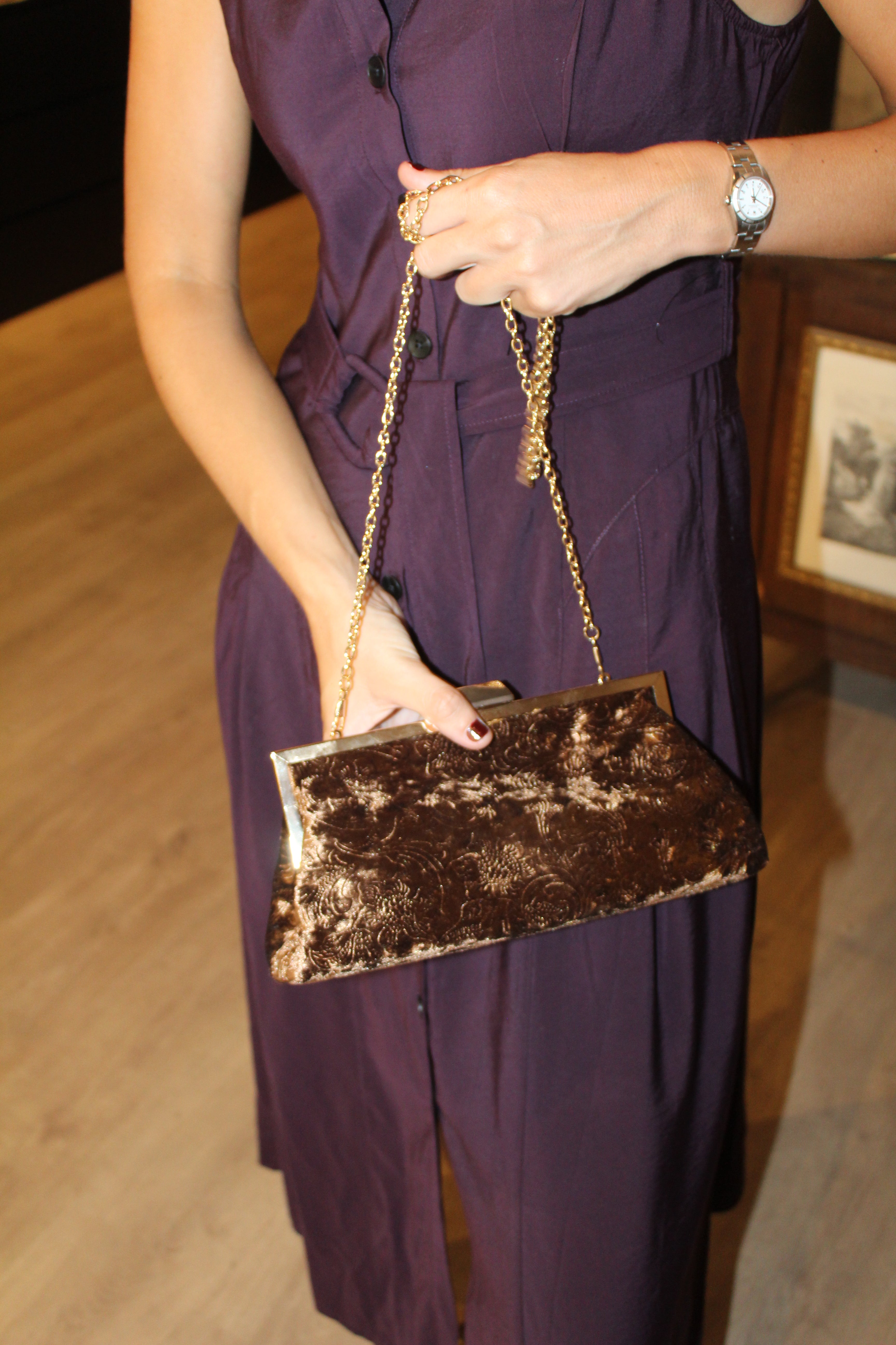 Bolso vintage tipo clutch con cadena marrón de terciopelo