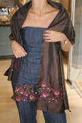 Conjunto Bolso Vintage y Chal Marrón y Fucsia