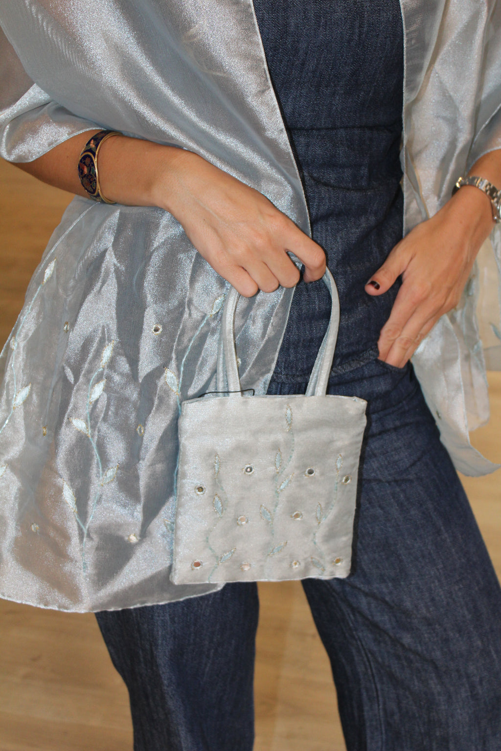 Conjunto Bolso Vintage y Chal Azul