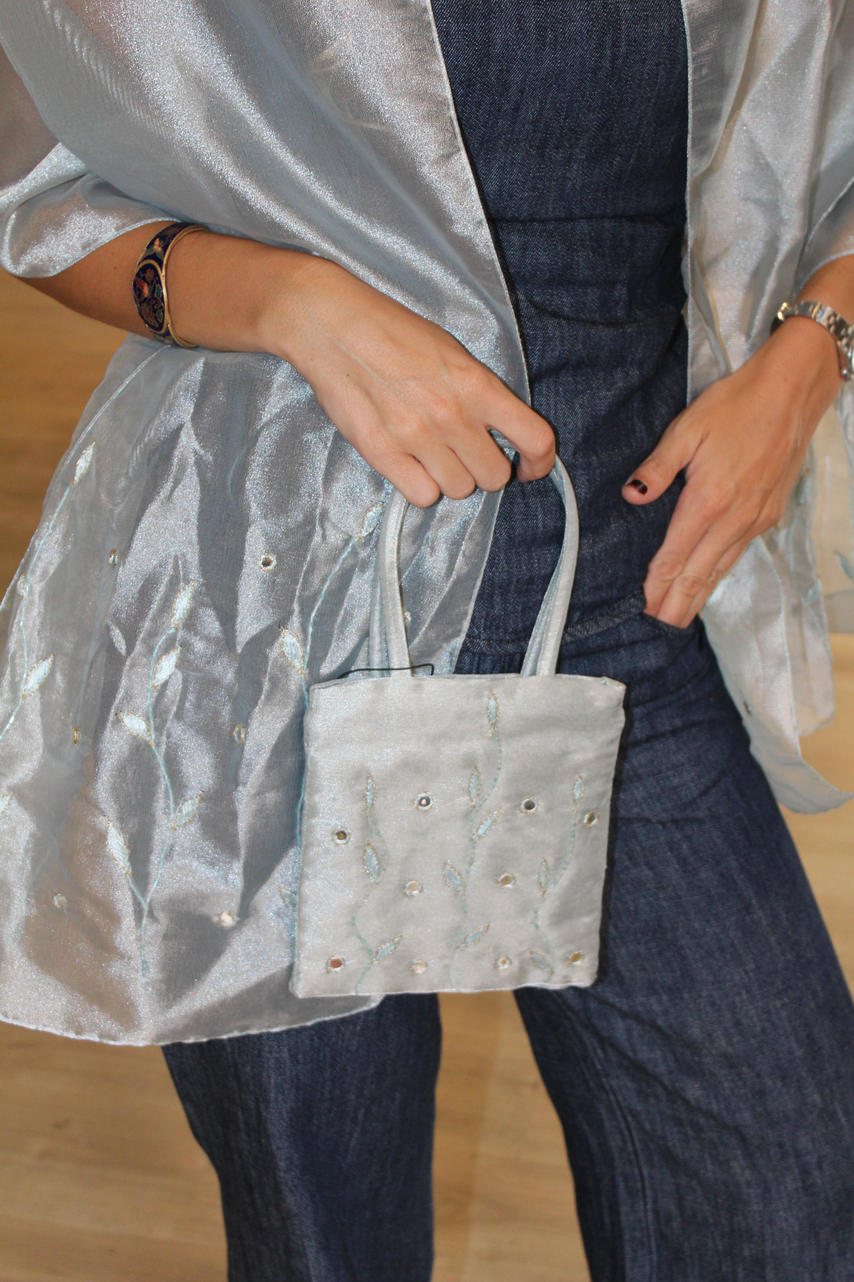 Conjunto Bolso Vintage y Chal Azul