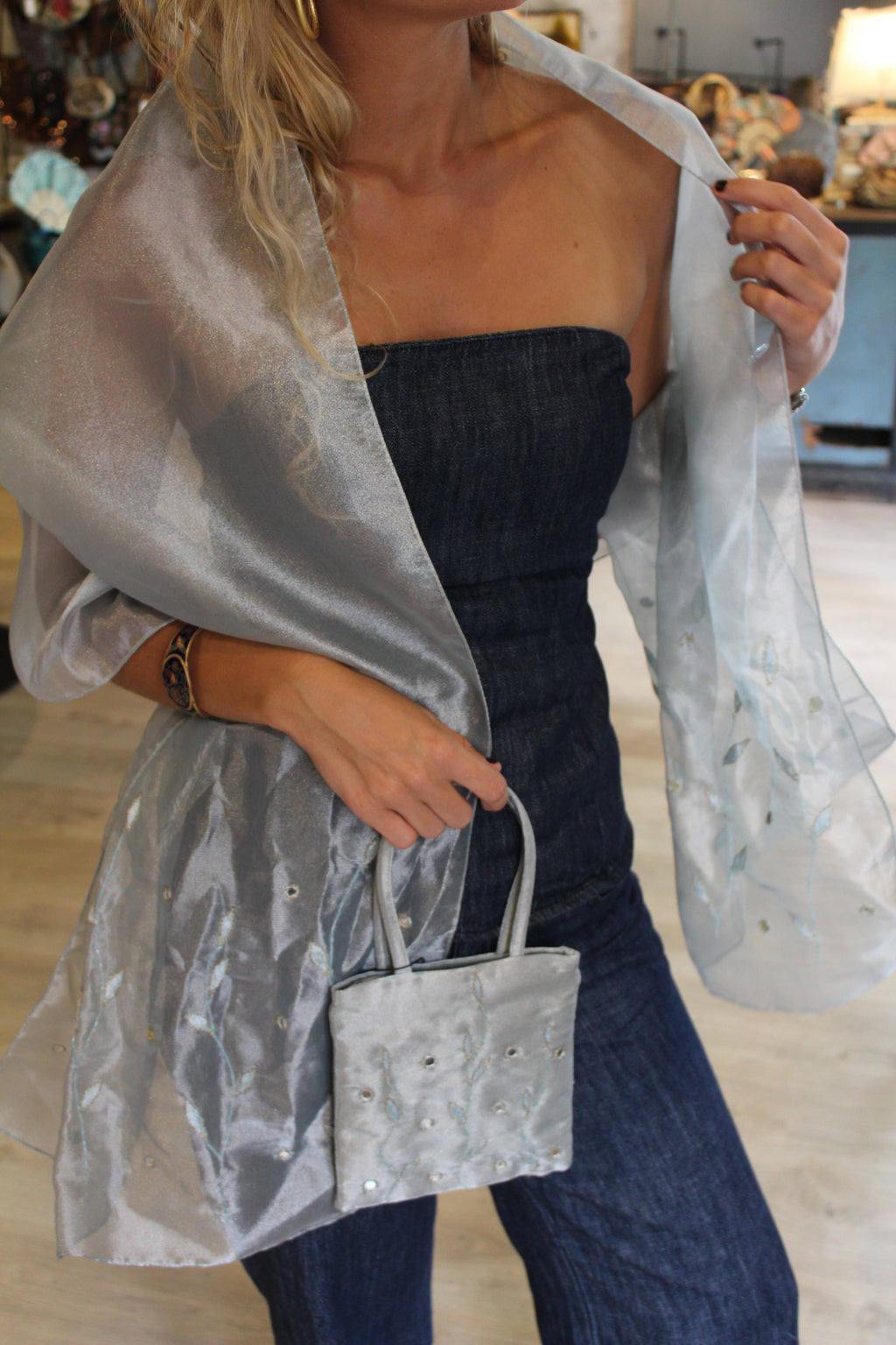 Conjunto Bolso Vintage y Chal Azul