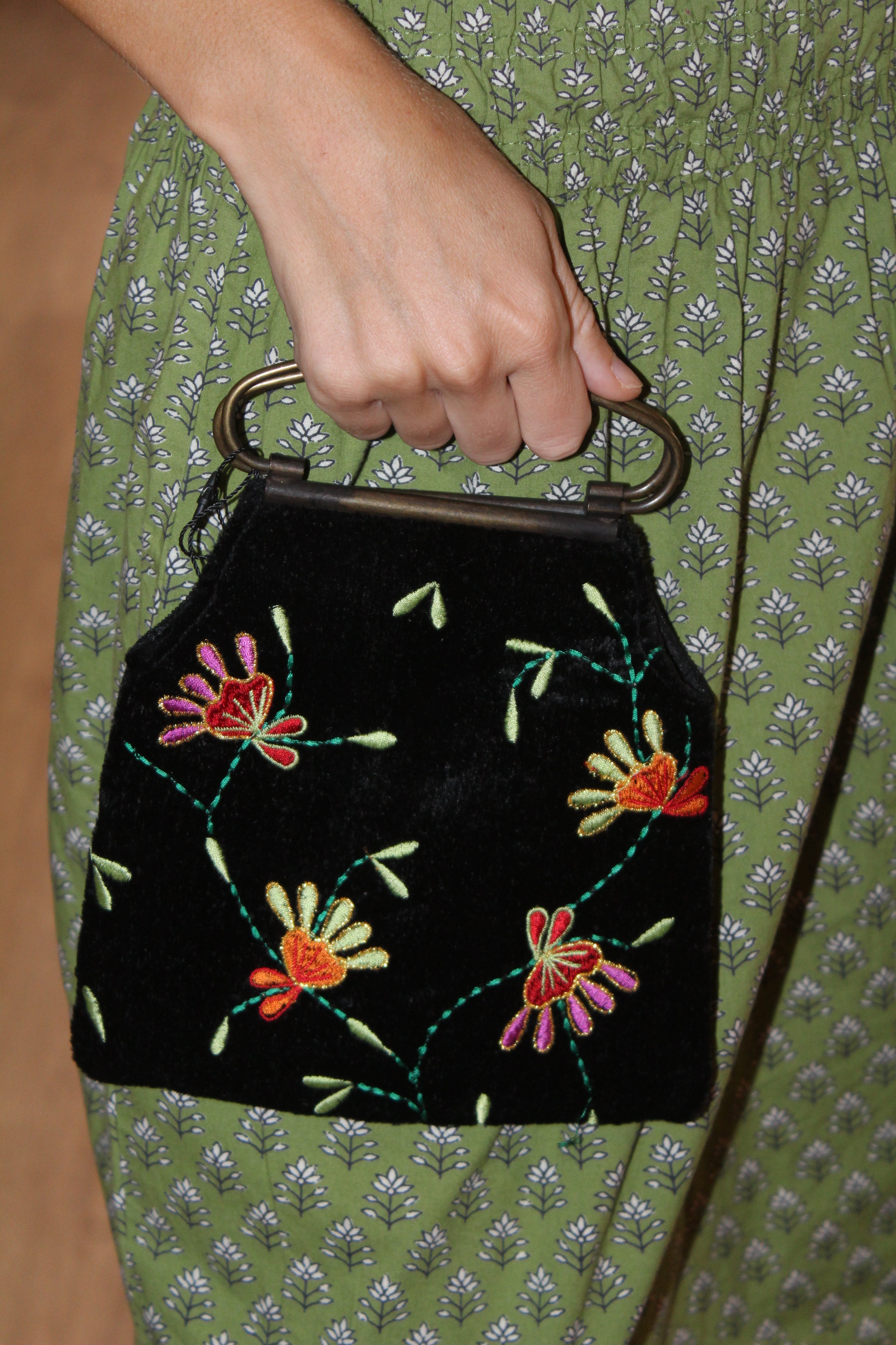 Bolsa vintage plissada verde estilo balde
