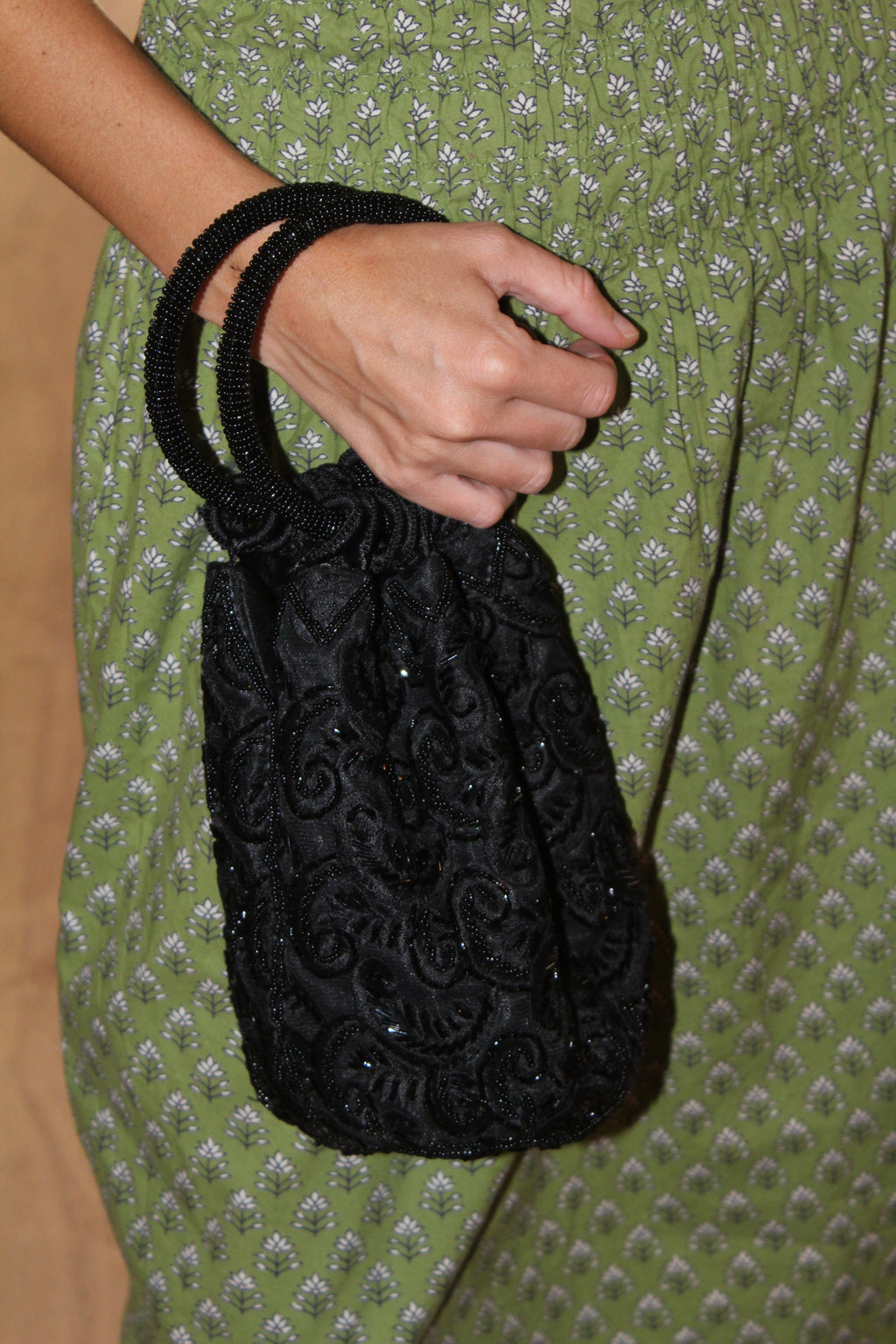 Bolso vintage negro tipo bombonera