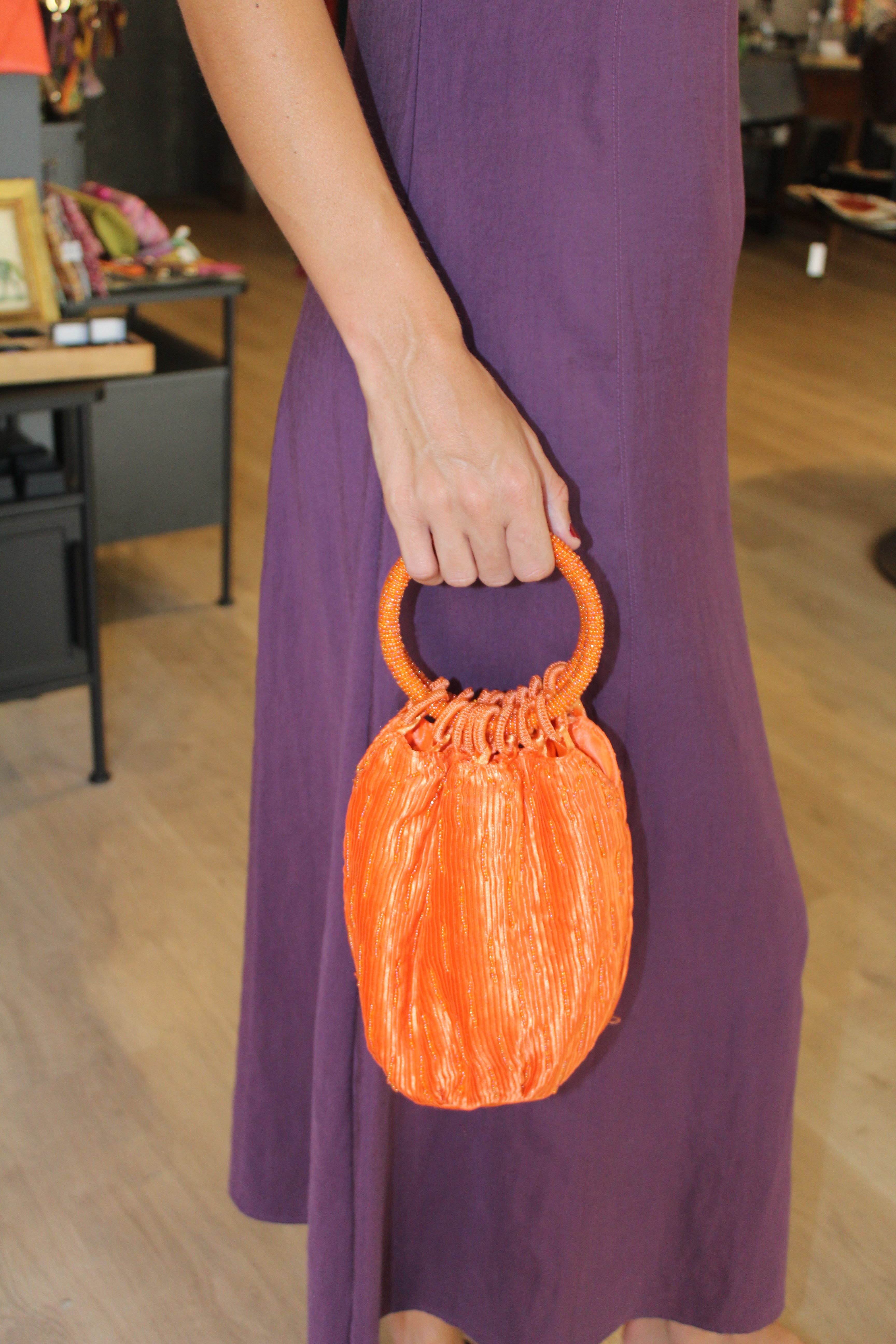 Bolso vintage bombonera naranja con detalles