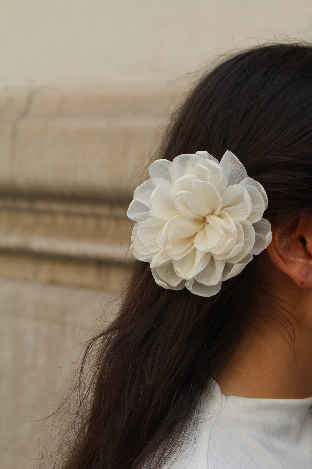 Flor multiposición Pia blanca